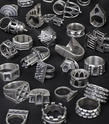 D_Veverka.rings.web.jpg