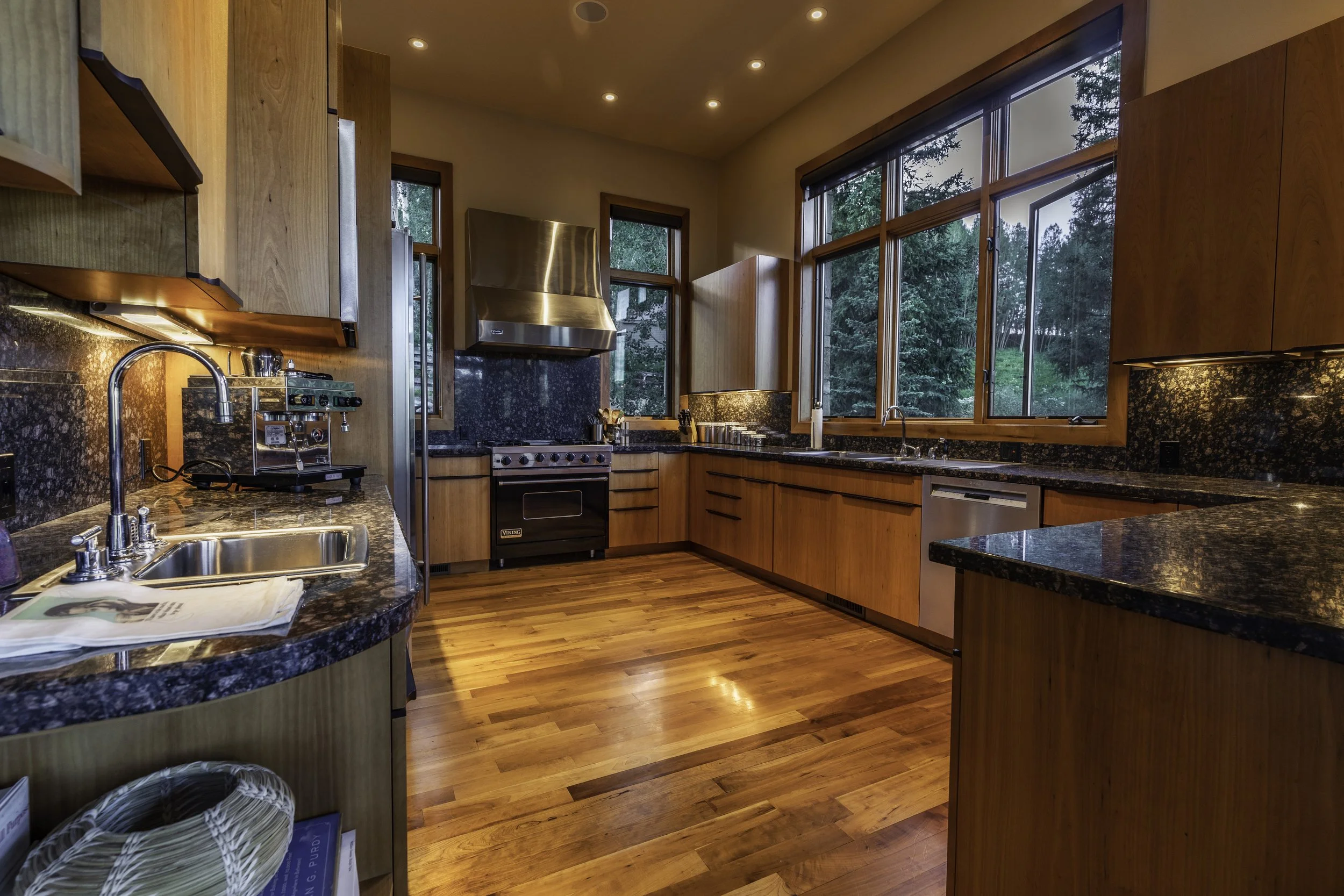 87 Anthracite Interior Kitchen 3.jpg