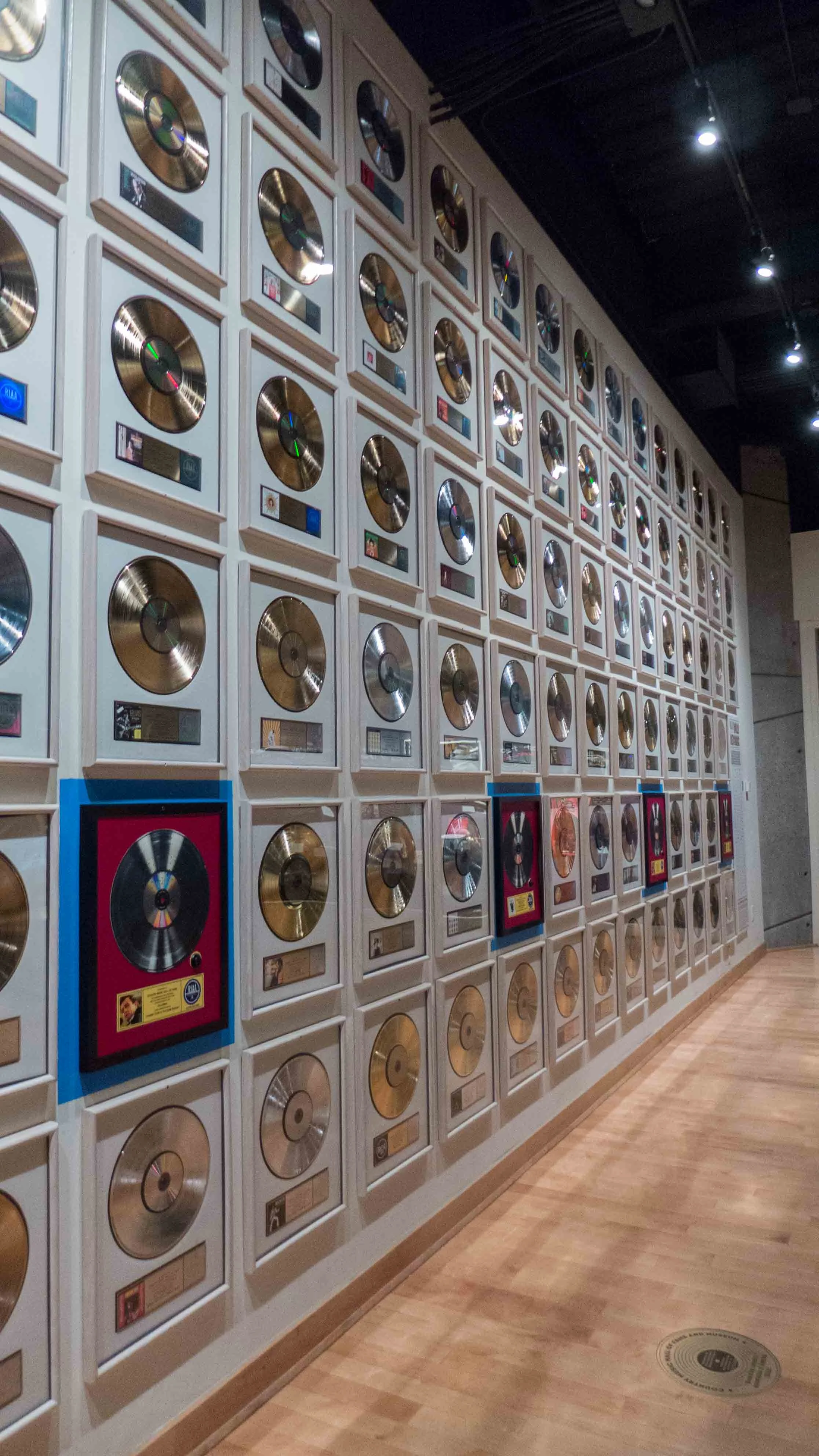With a few hours to kill, we decided to get in some Nashville culture. Hello, Country Music Hall of Fame & Museum .