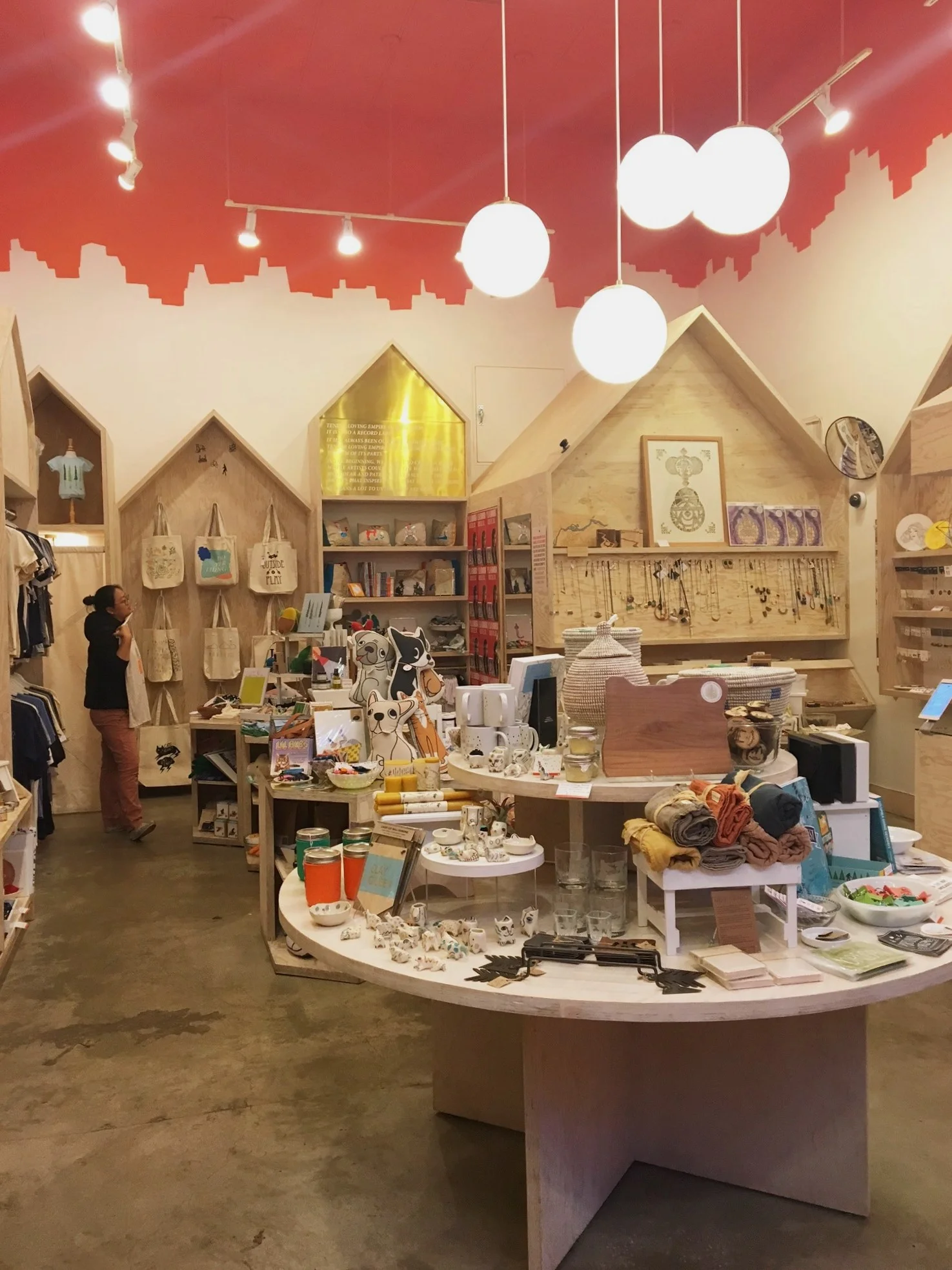 Another shop we visited was Tender Loving Empire . It's yet another store that focuses on handmade goods (are you spotting a trend here?). It's a very happy and whimsical store filled with all sorts of knick knacks. We picked up a sweet little gift for our friends' newborn.
