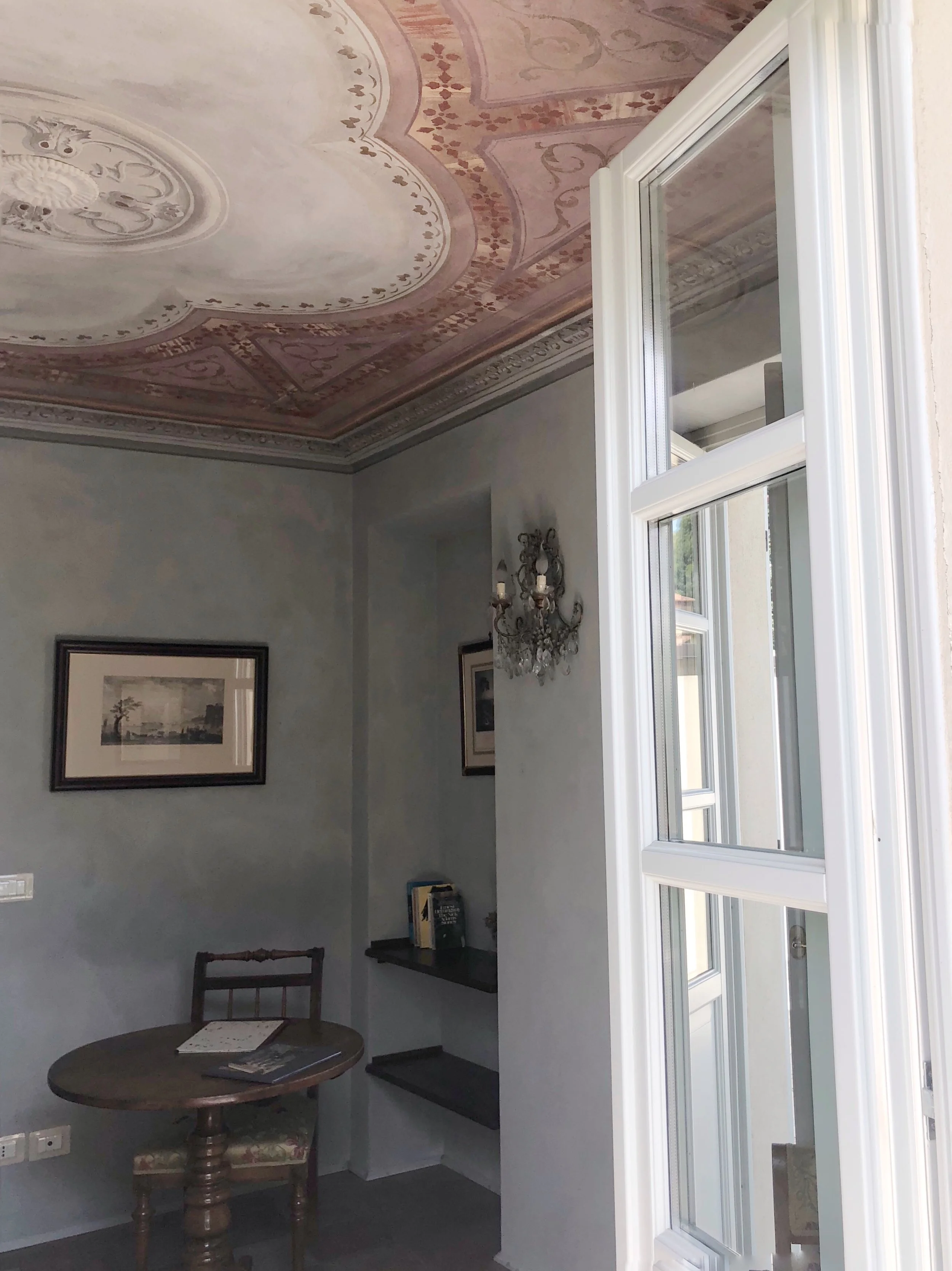 I fell in love with the decor of our room. I mean, look at the beautiful ceiling!