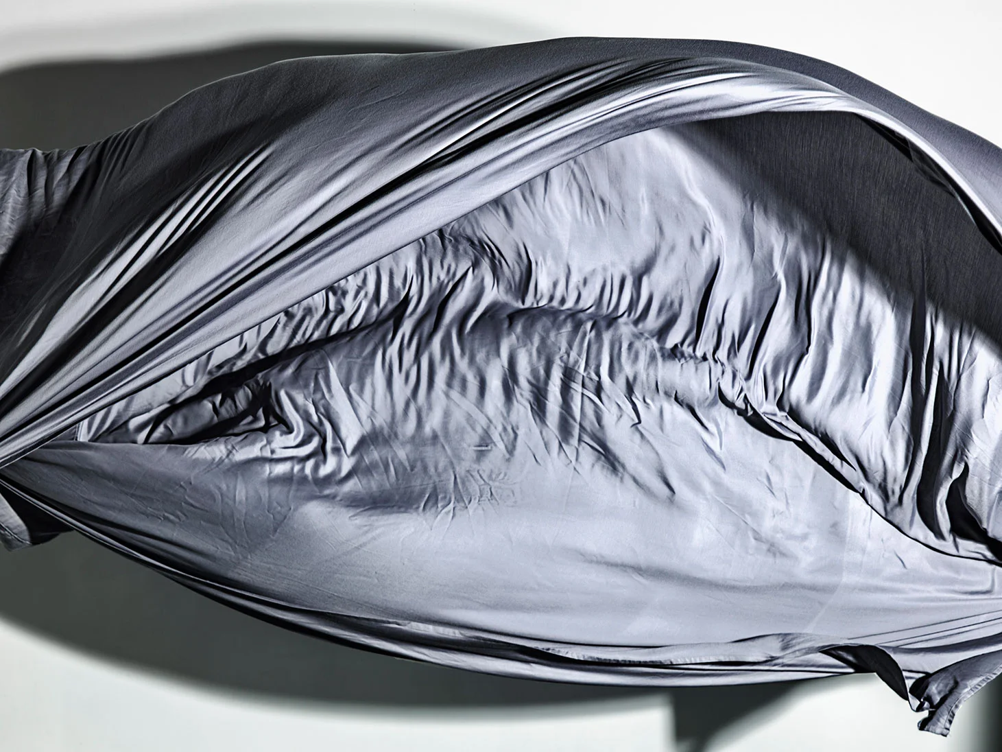 Nikos Pantazopoulos, to unfurl I , Pigment print,2017, 80 x 180 cm.