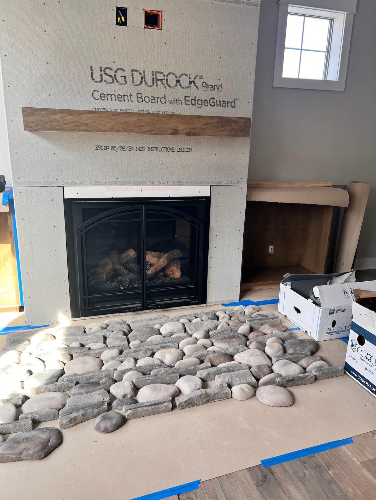 Went above and beyond to bring my client&rsquo;s vision to life. We blended two different stones to create this stunning fireplace look, making sure every detail was perfect for the installation.
&bull;
&bull;
&bull;
#interiors #interiordesign #home 
