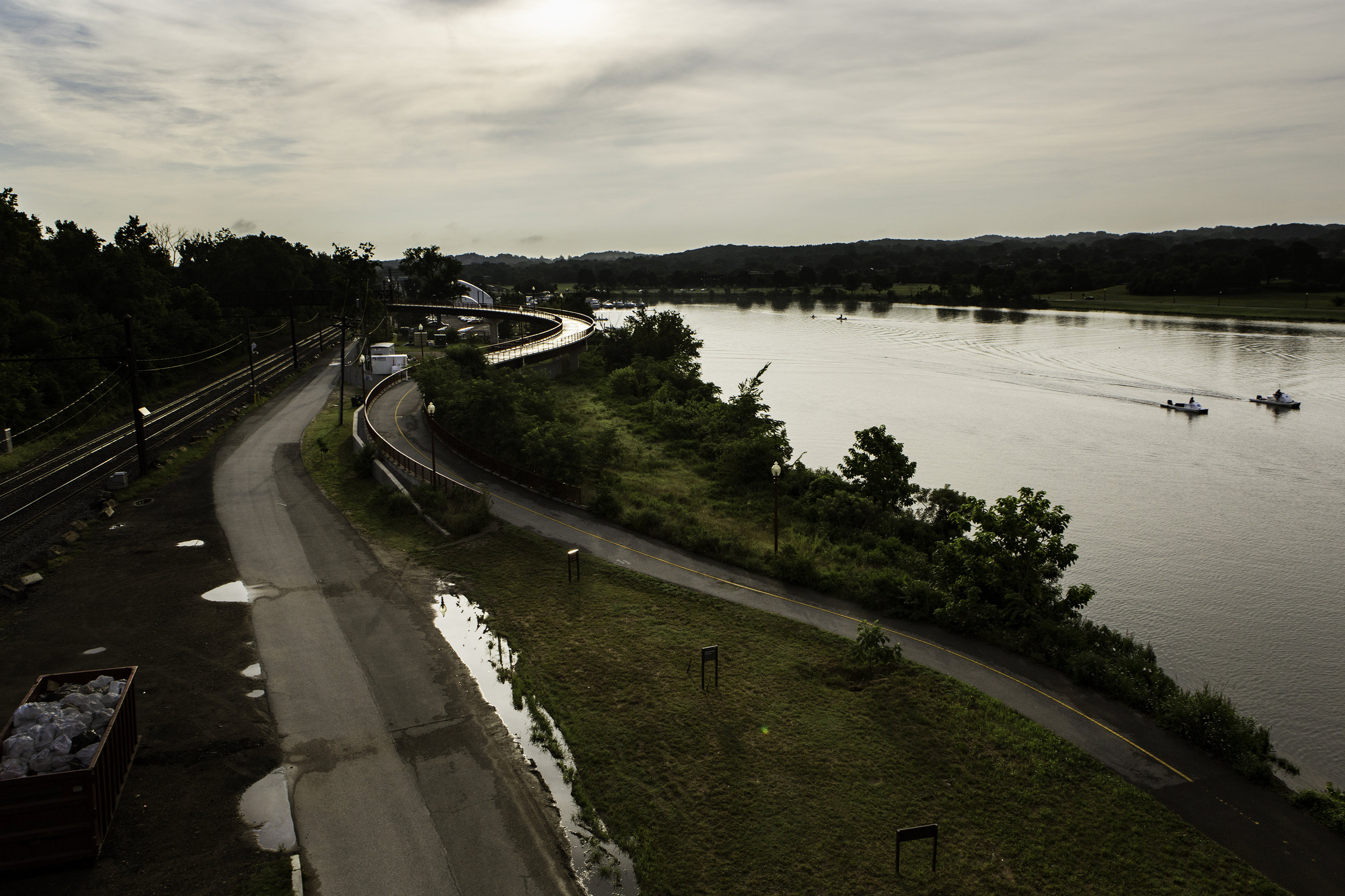  Founded in 1945, Seafarers Yacht Club, is situated in southeast D.C., which has long been underdeveloped. The club lies at the end of a rugged asphalt road, framed by train tracks on the left, and the historically polluted Anacostia River on the rig