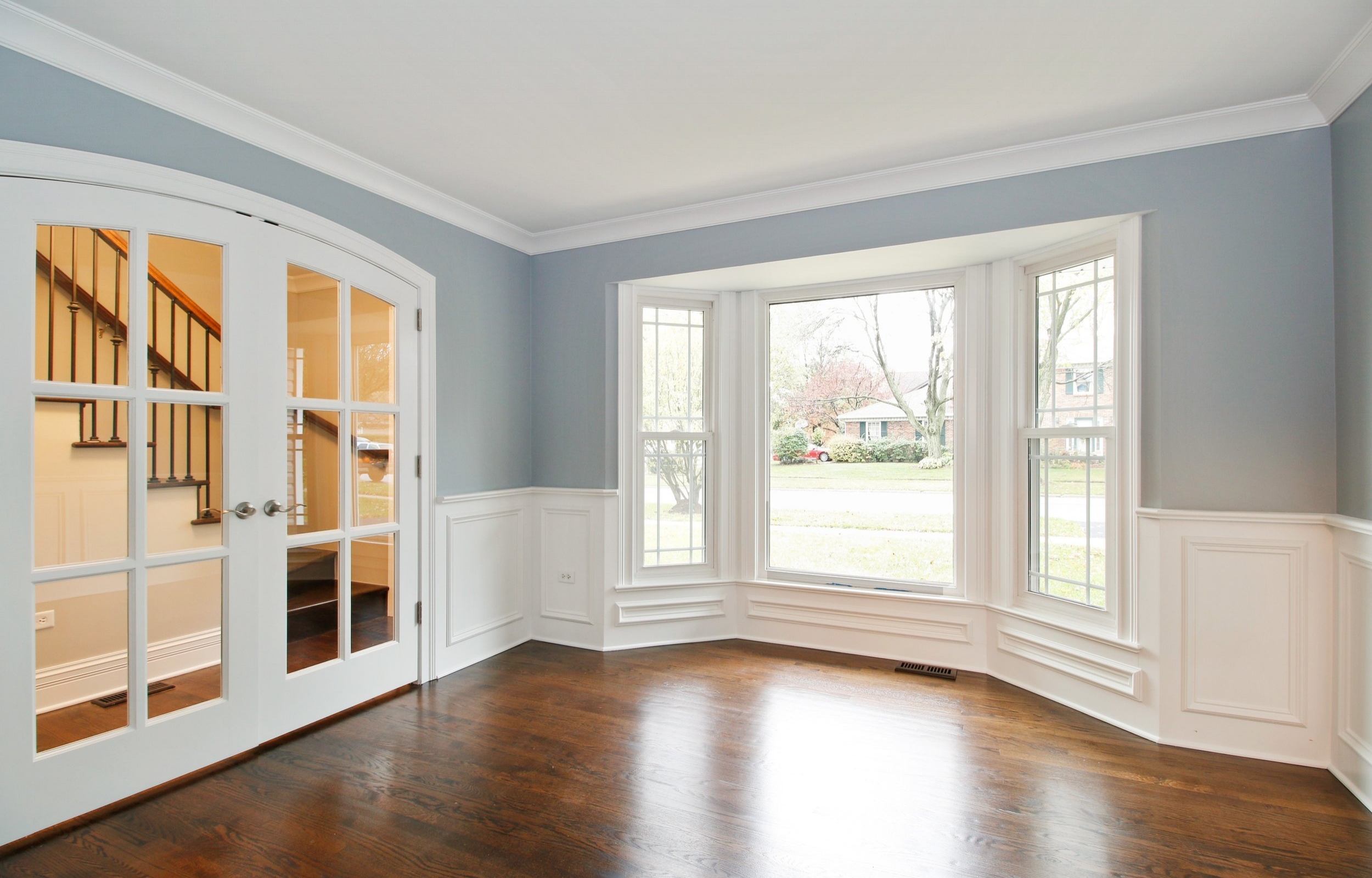 02_1217SpringdaleCircle_1_LivingRoom_HiRes.jpg