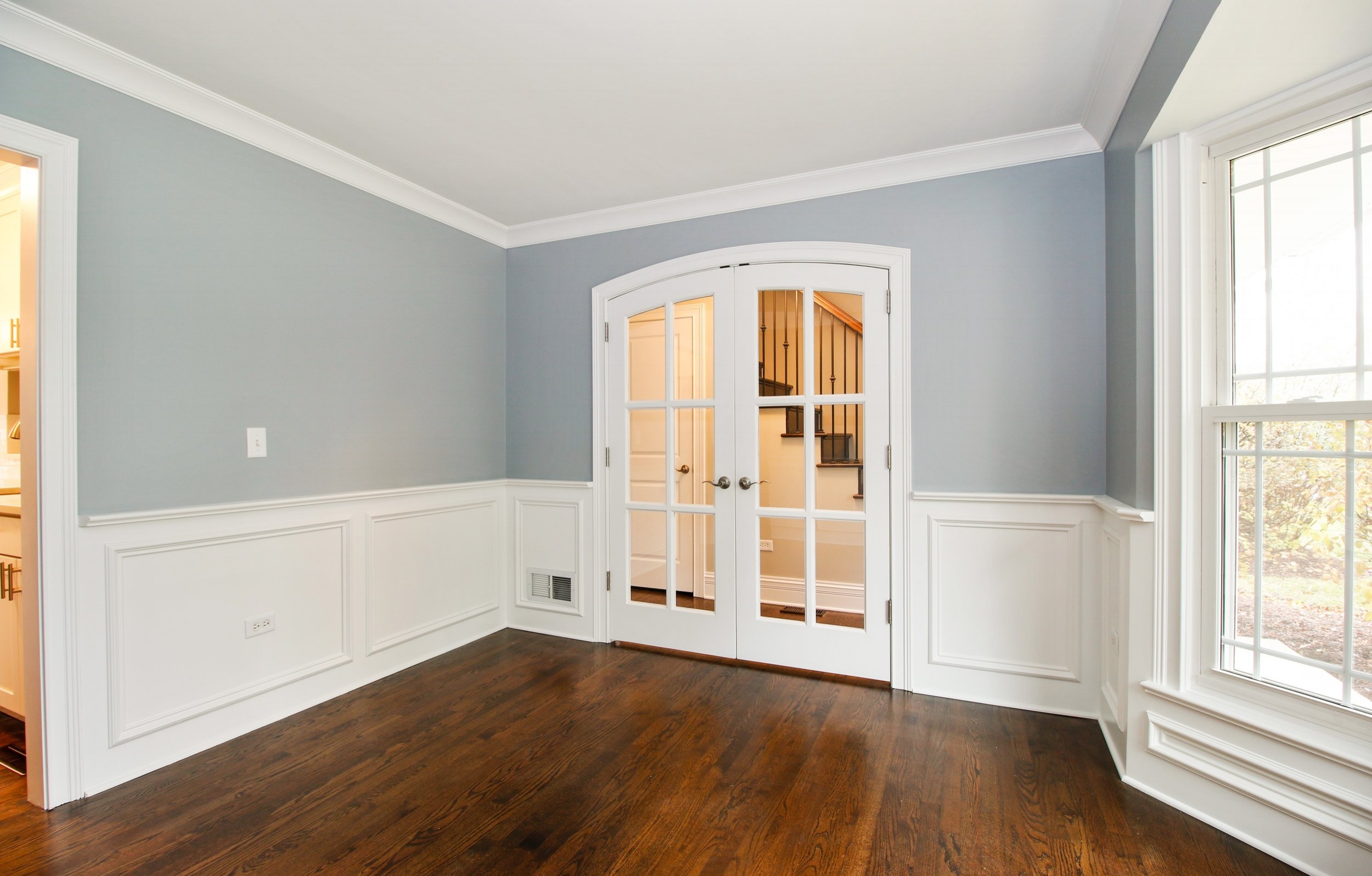 03_1217SpringdaleCircle_165_LivingRoom_HiRes.jpg