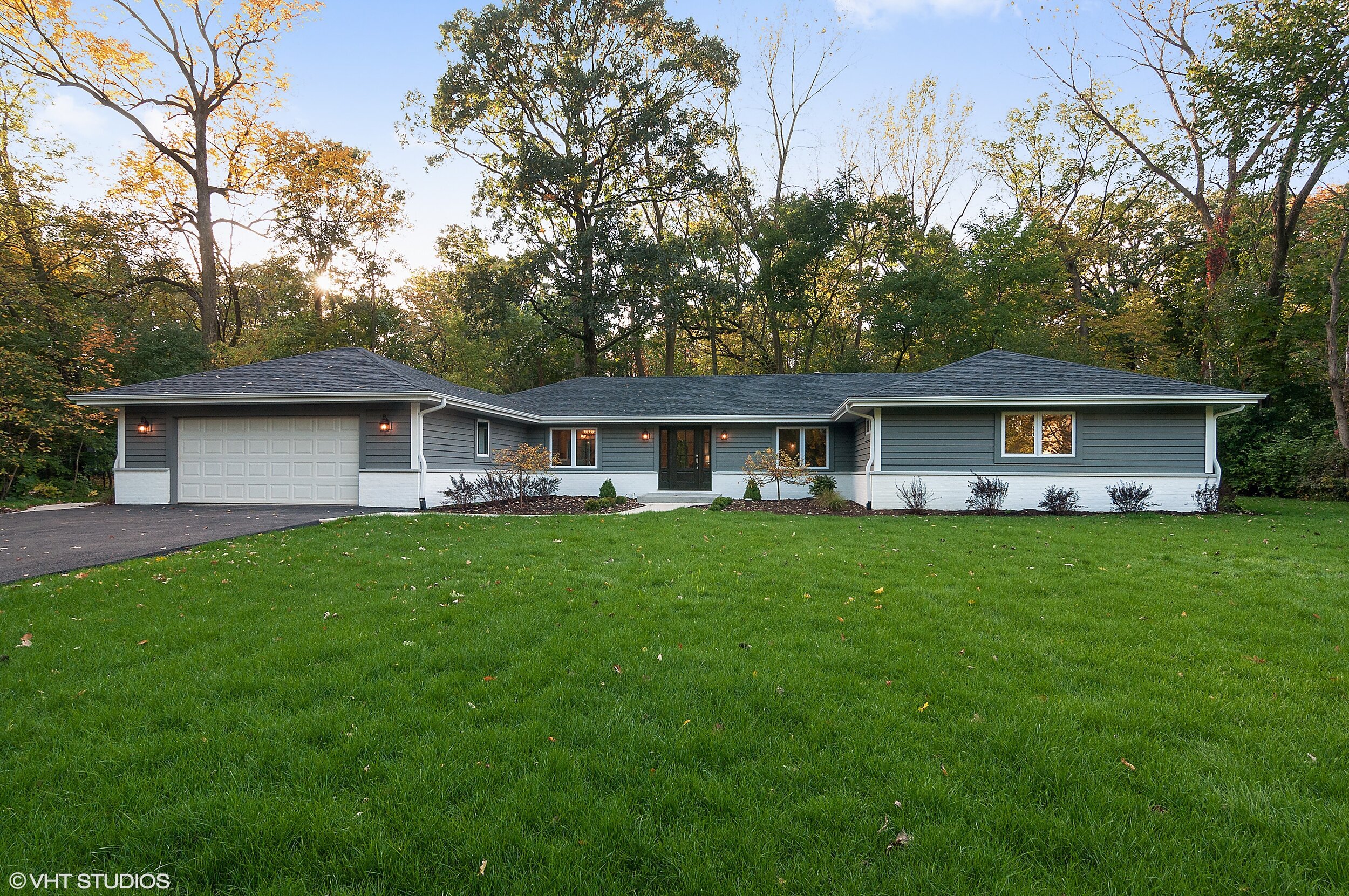 01_2325TrilliumLn_57_FrontView_HiRes.jpg