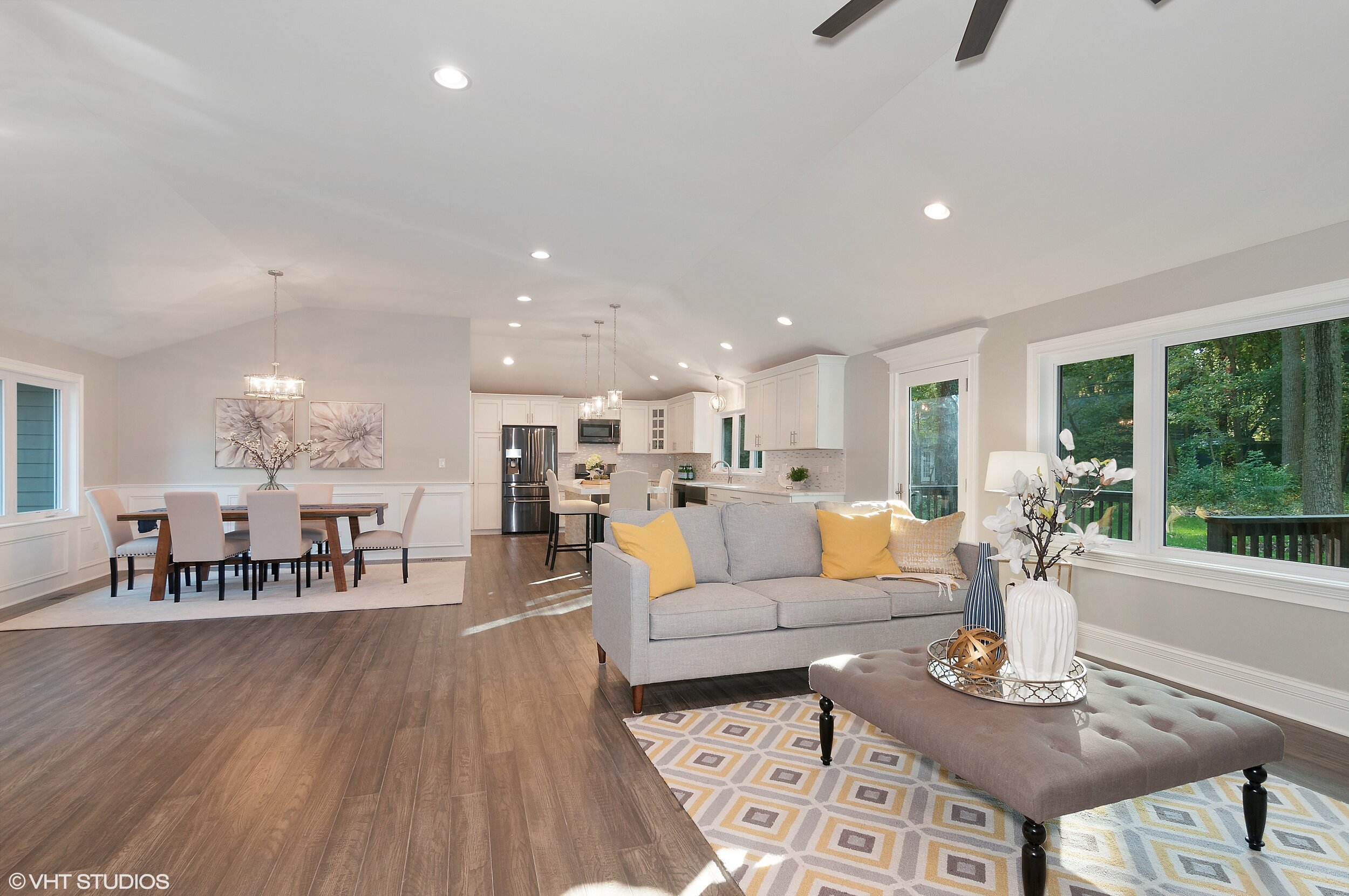 05_2325TrilliumLn_10001_LivingRoom_HiRes.jpg