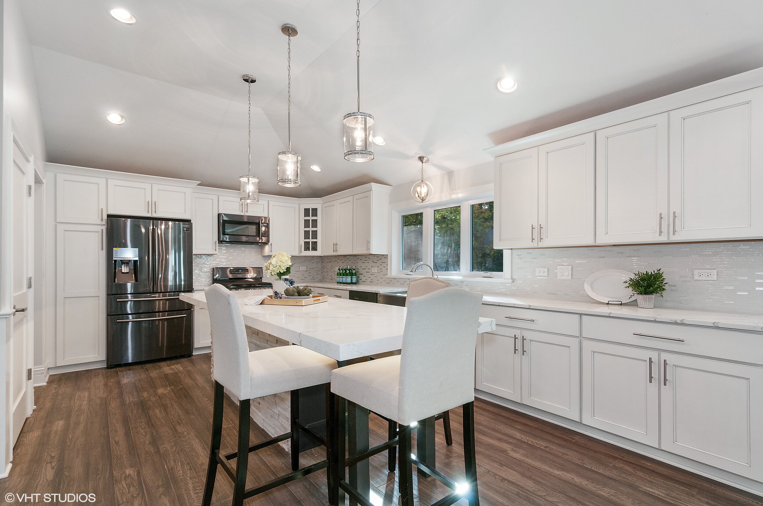 06_2325TrilliumLn_5_Kitchen_HiRes.jpg