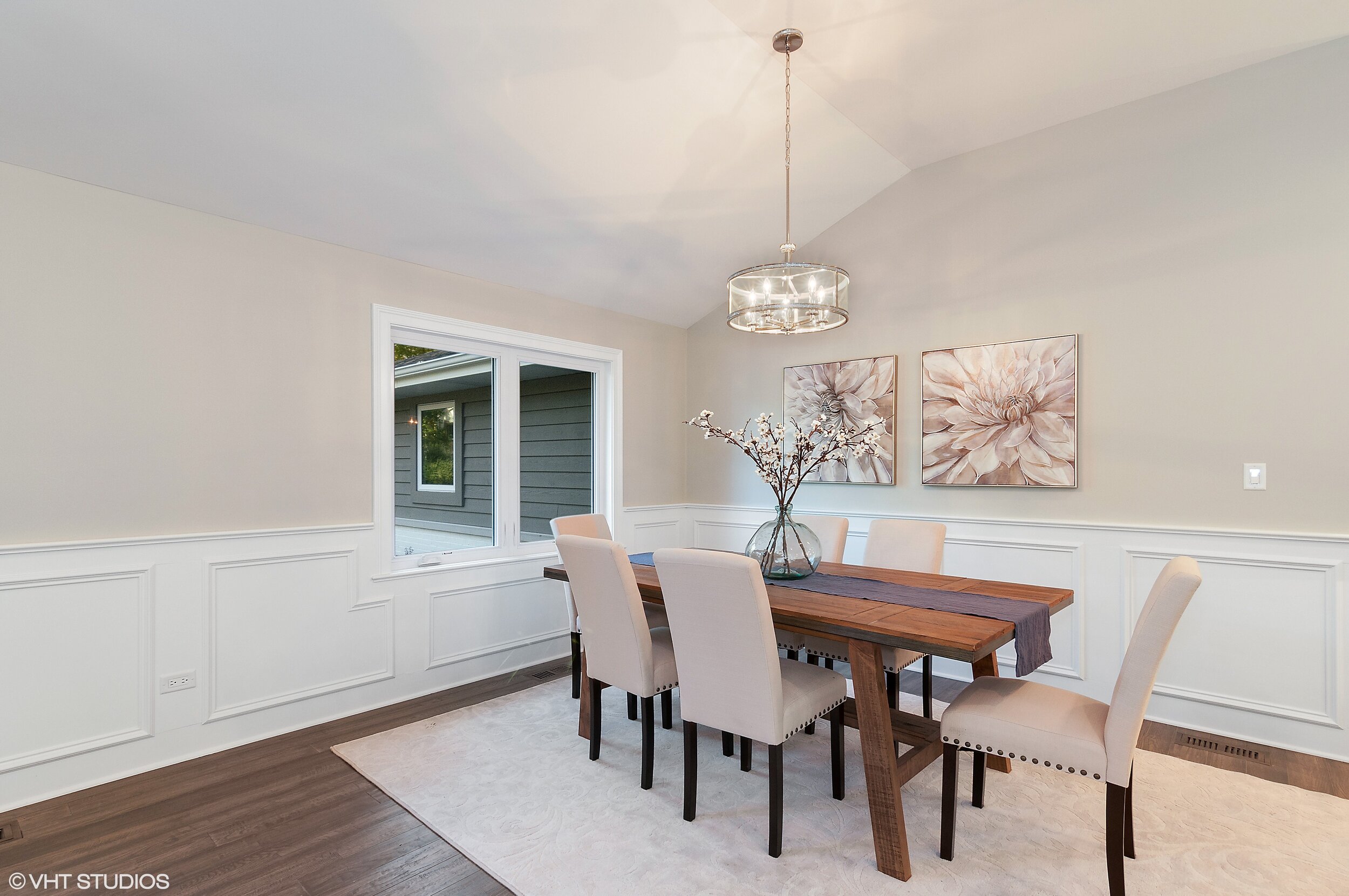 08_2325TrilliumLn_2_DiningRoom_HiRes.jpg