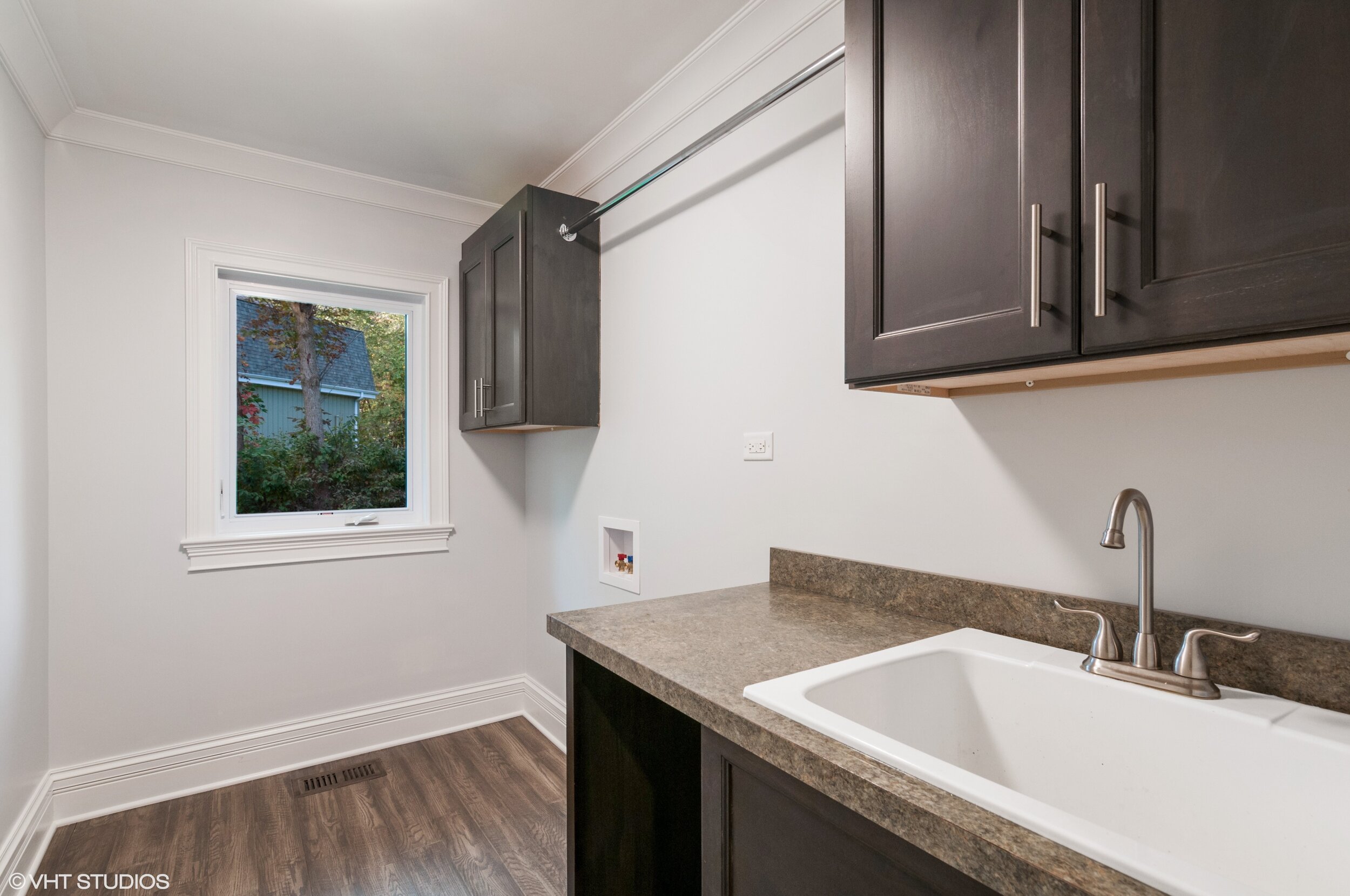 20_2325TrilliumLn_44_LaundryRoom_HiRes.jpg