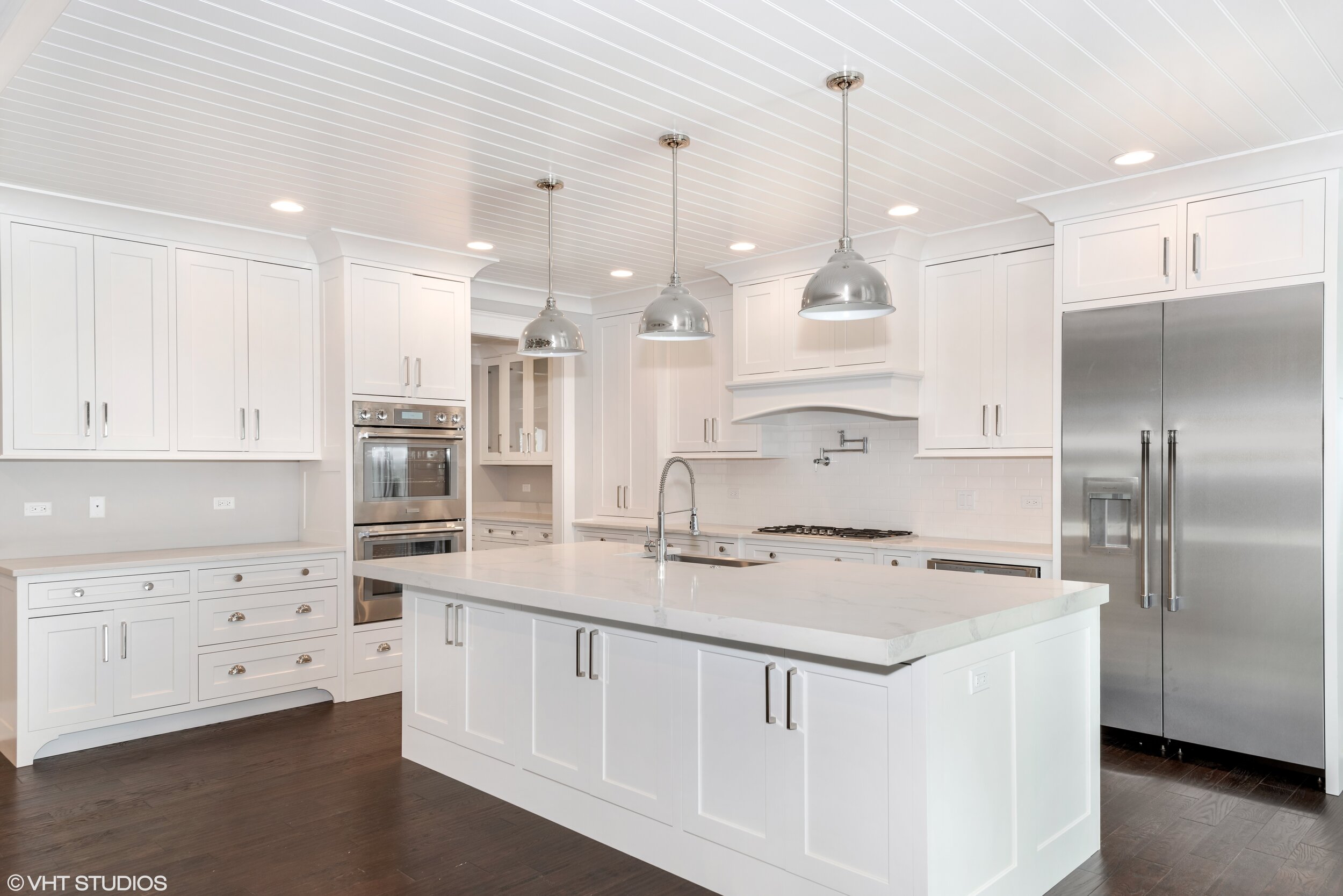 04_529NWrightSt_177_Kitchen_HiRes.jpg