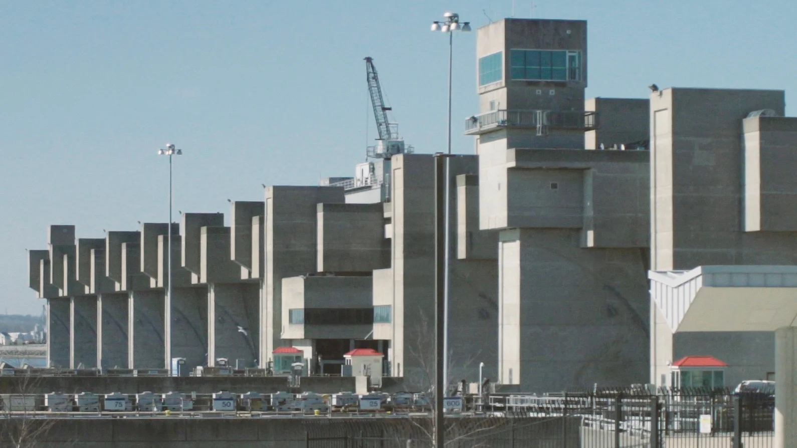 The Melvin Price Locks & Dam at Alton is a model modern-day facility on the Mississippi River. (One Illinois/Zach Sigelko)