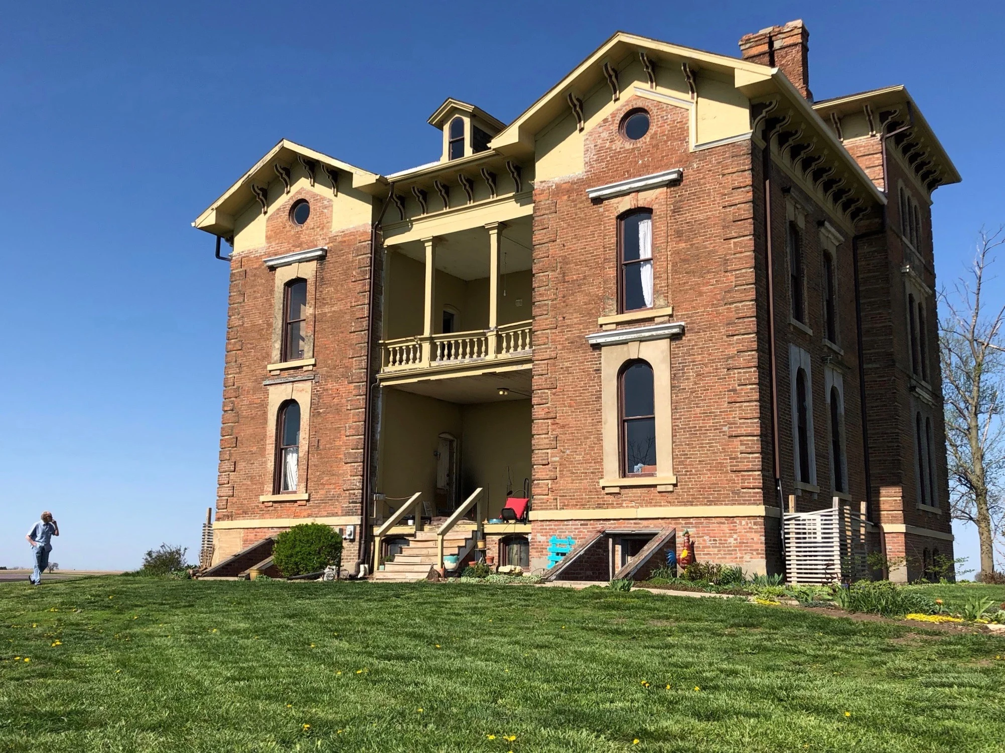Duncan Manor in Towanda (One Illinois/Ted Cox)