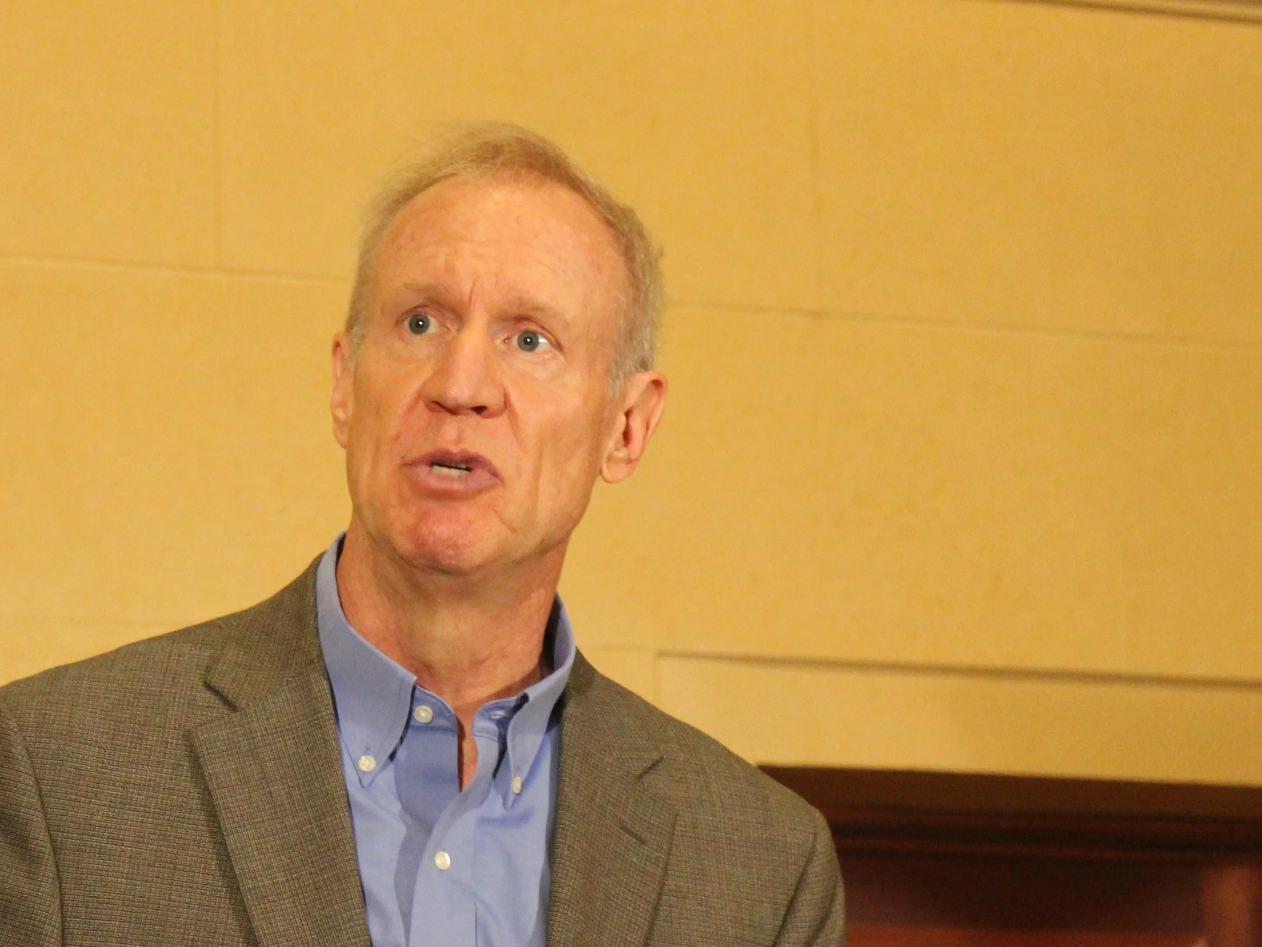 A prominent public workers’ union charges that Gov. Rauner is wasting money fighting losing suits as he prepares to leave office. (One Illinois/Ted Cox)
