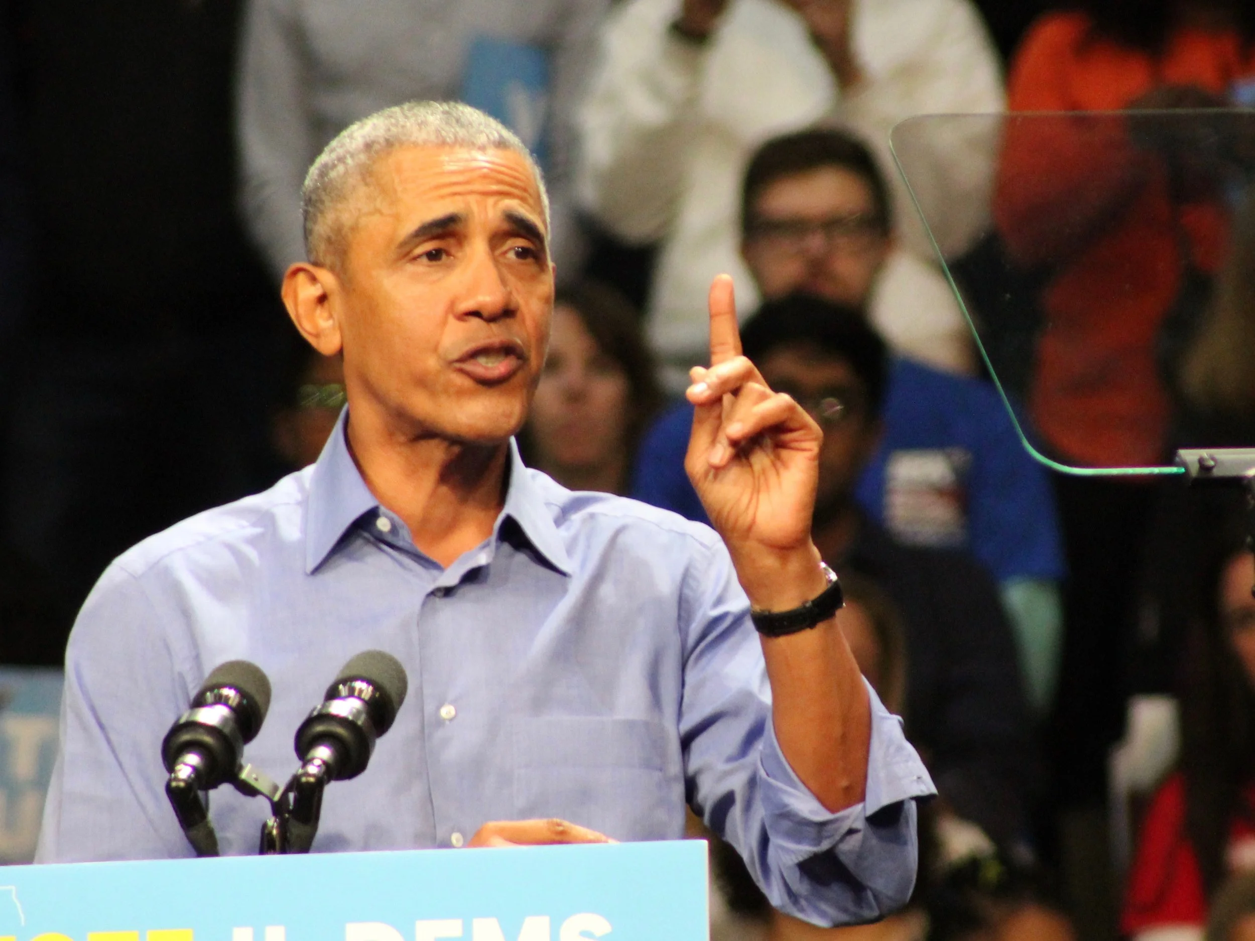 Barack Obama reminds Illinoisans there’s one more day to sign up for Obamacare for 2019 before the Saturday deadline. (One Illinois/Ted Cox)