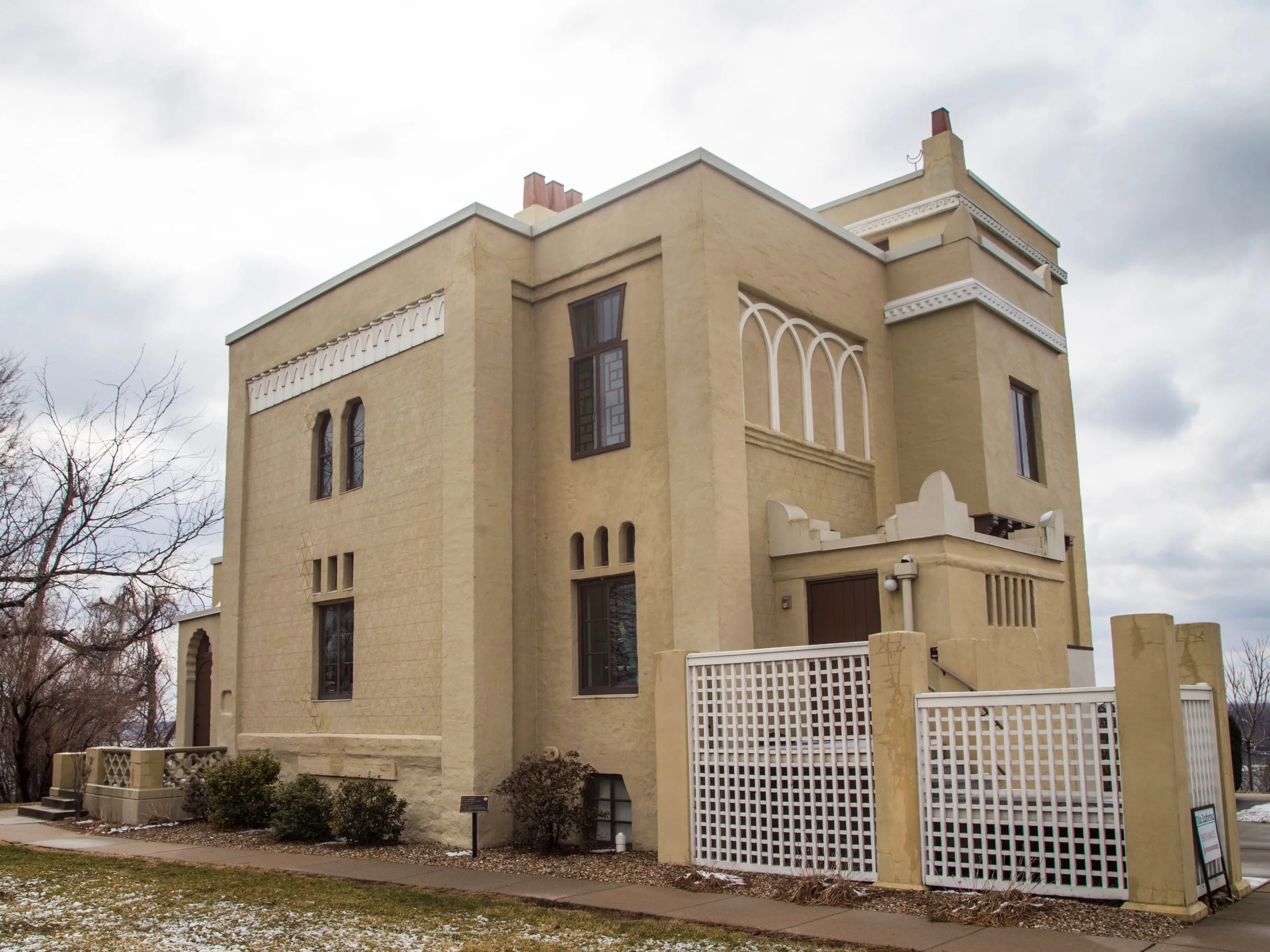 Quincy’s Villa Kathrine was built by W. George Metz in 1900 from his memory of a Moroccan castle he visited. (One Illinois/Zachary Sigelko)