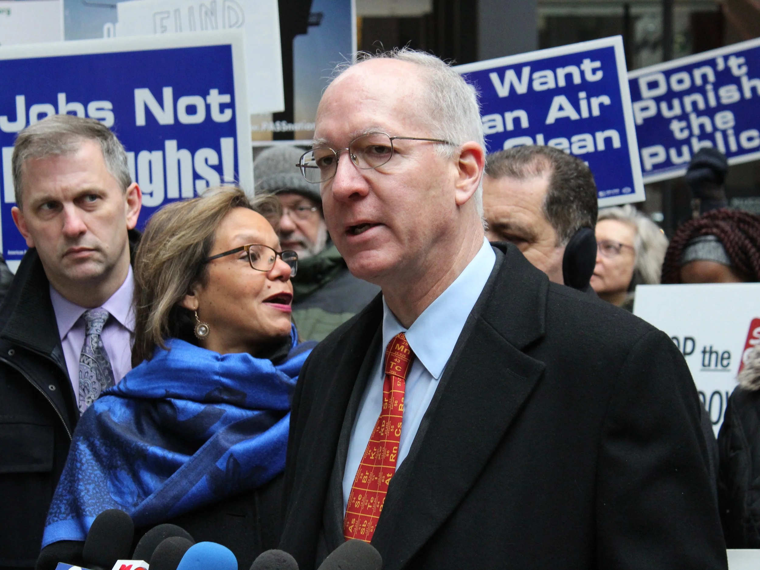 U.S. Reps. Sean Casten, Robin Kelly, and Bill Foster rally with federal employees calling for an end to the government shutdown Friday in Chicago. (One Illinois/Ted Cox)