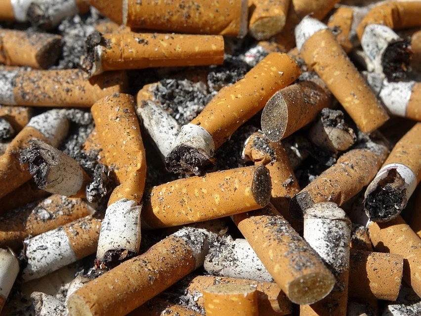 Annual smoking report kicks Illinois in the butts