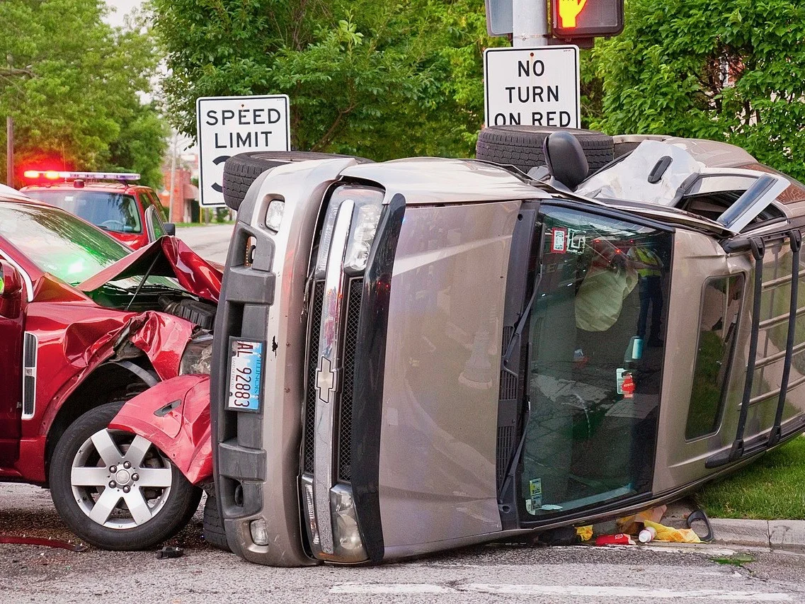 A new ILEPI study calls for the state to address traffic accidents by improving intersections and roadway exits with better infrastructure. (Wikimedia Commons/Charles Edward Miller)
