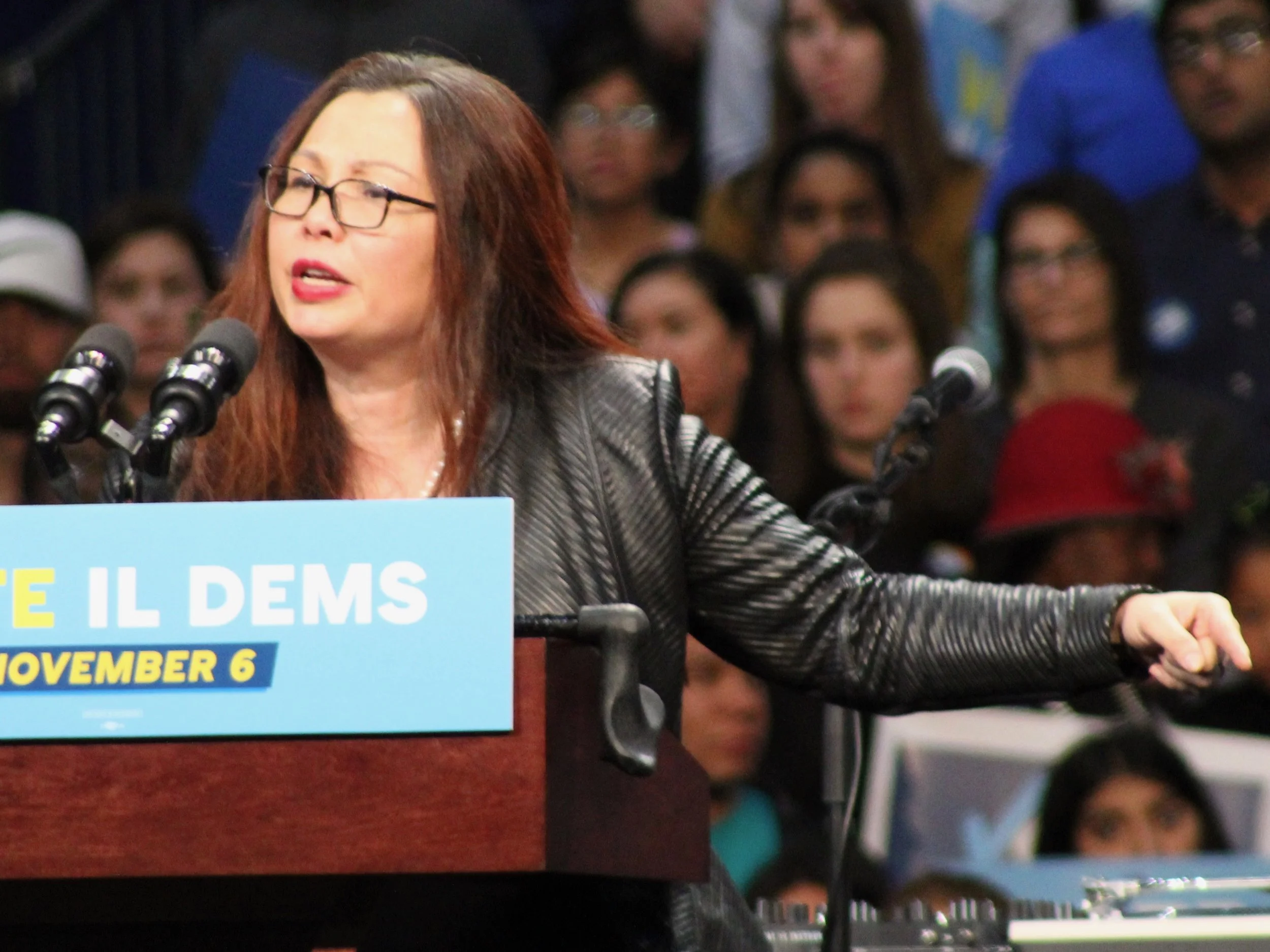 Sen. Tammy Duckworth leads congressional calls for the release of the “complete” report by Special Prosecutor Robert Mueller into President Trump. (One Illinois/Ted Cox)