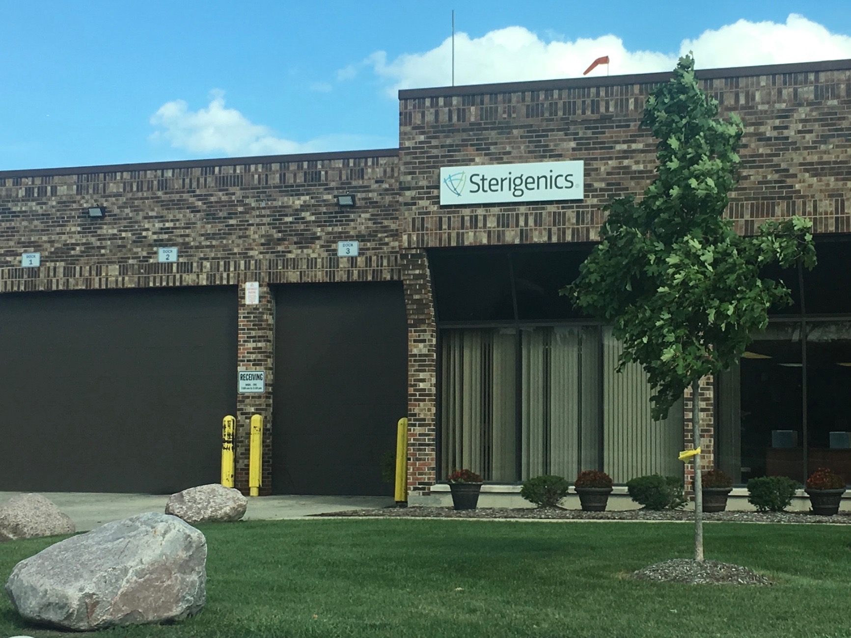 Sterigenics in Willowbrook will remain sealed from using ethylene oxide after the most recent court decision. (One Illinois/Zachary Sigelko)