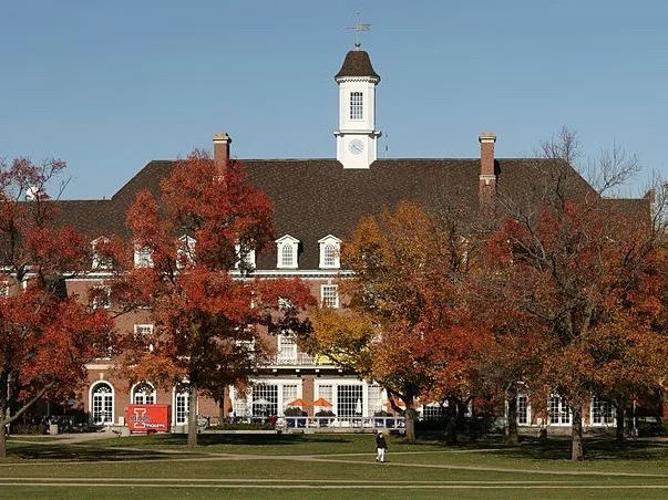 The Illini Union on the Quad at the University of Illinois at Urbana-Champaign: a new national study finds it has the most affordable rental housing among major U.S. colleges. (Wikimedia Commons/Daniel Schwen)