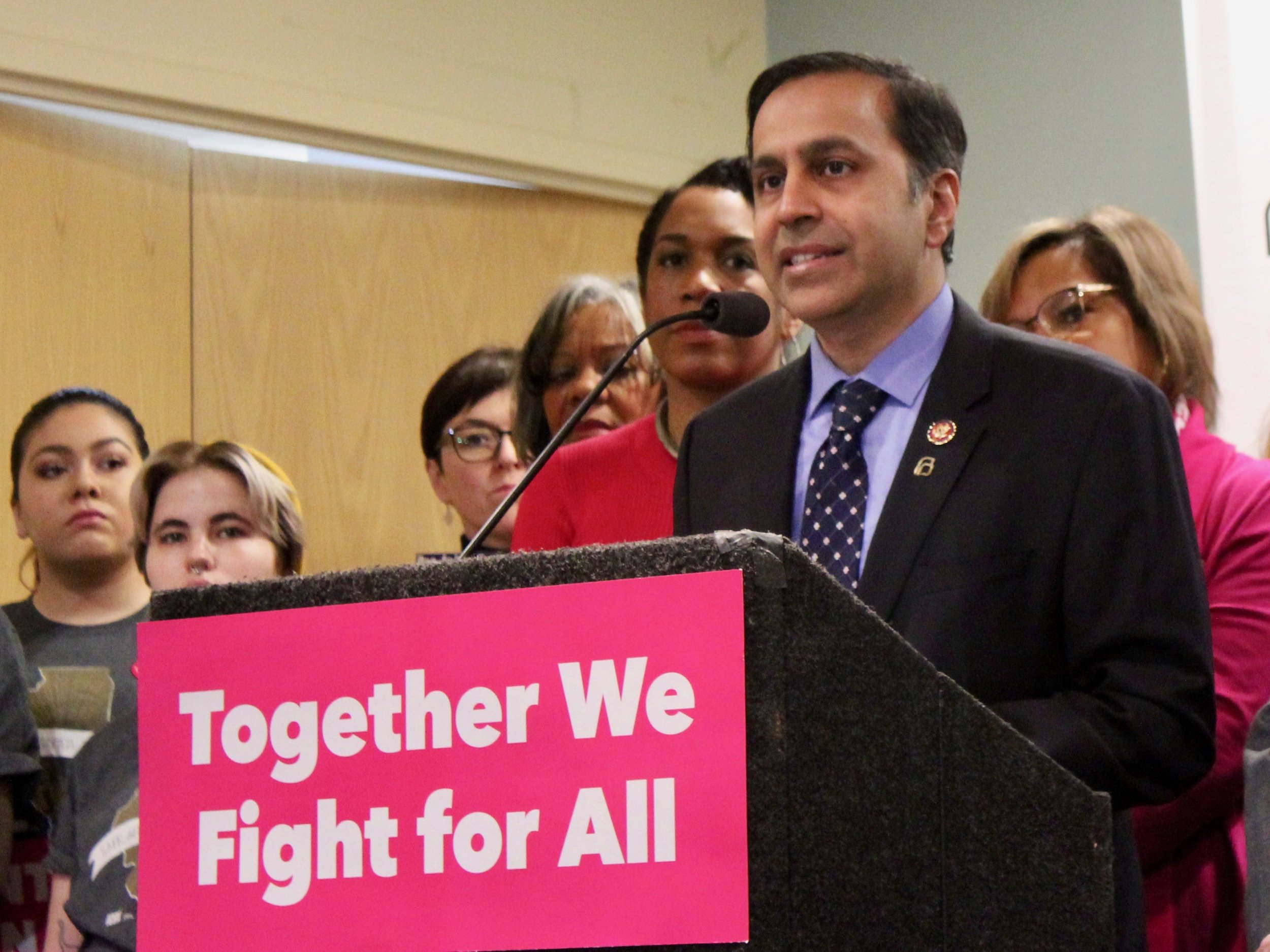 U.S. Rep. Raja Krishnamoorthi has opened a congressional investigation into JUUL’s marketing toward underage smokers. (One Illinois/Ted Cox)