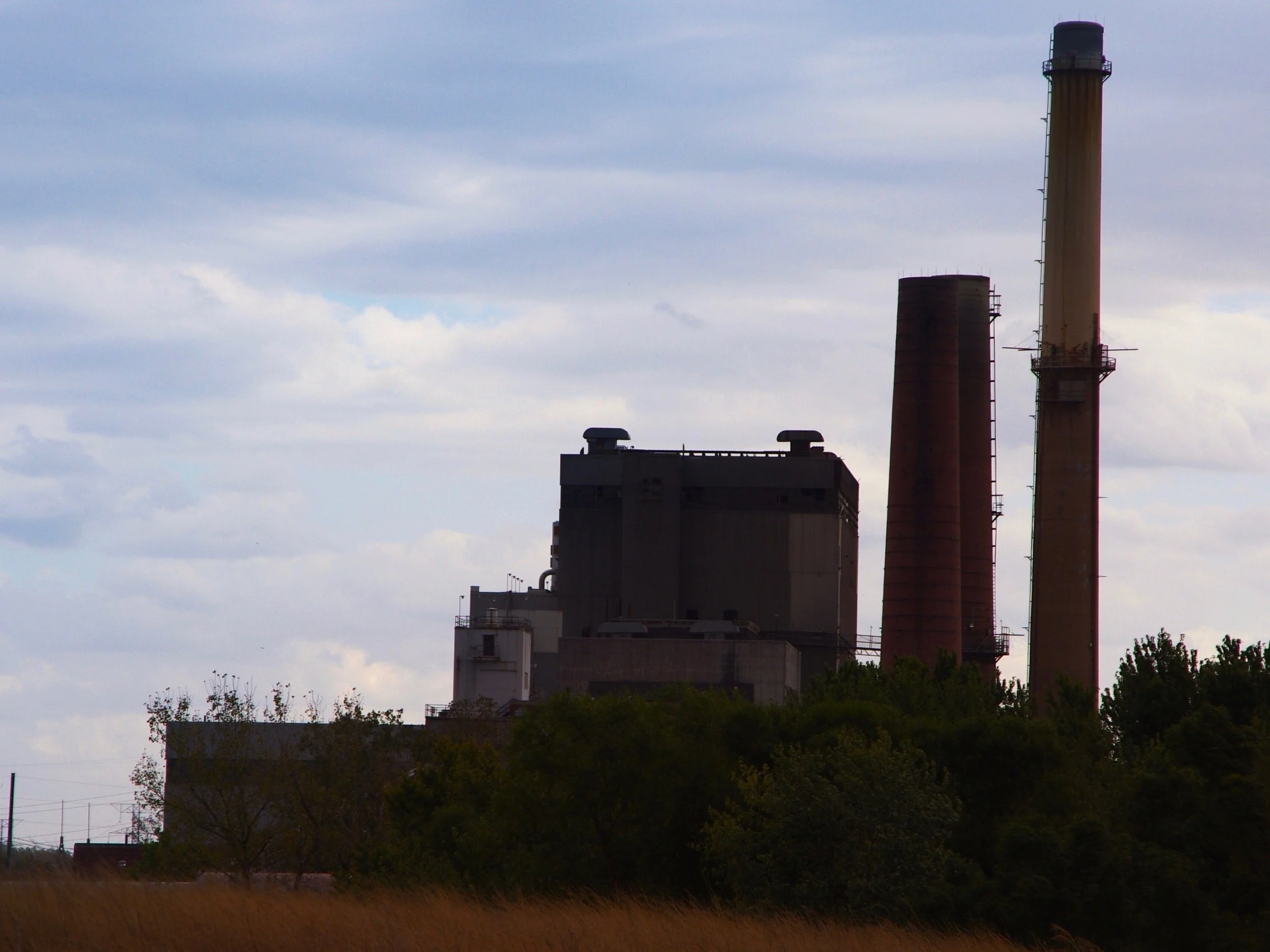 The Wood River coal power plant was closed by Dynegy before the energy company was bought by Vistra last year. (Shutterstock)