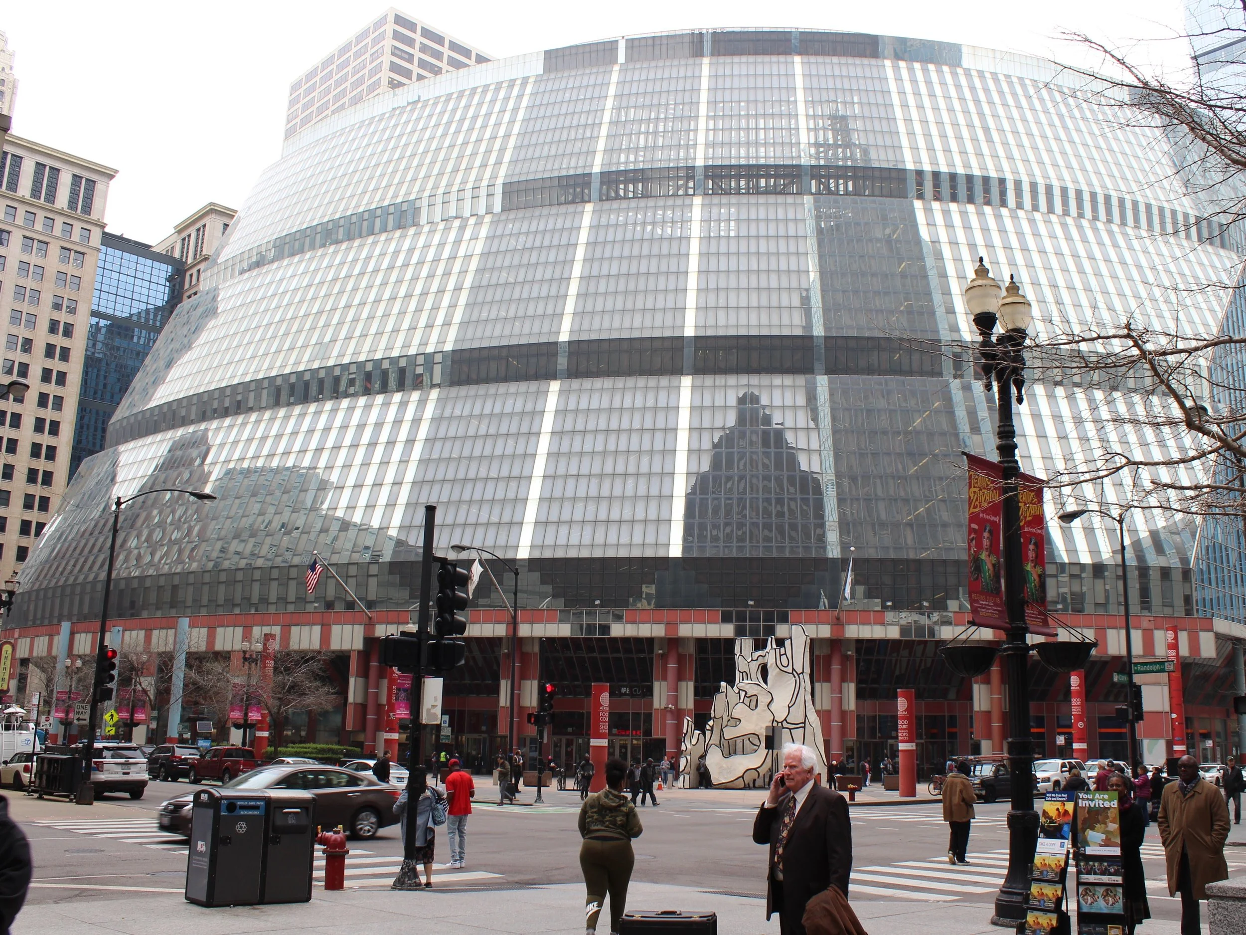 Pritzker moves to sell Thompson Center