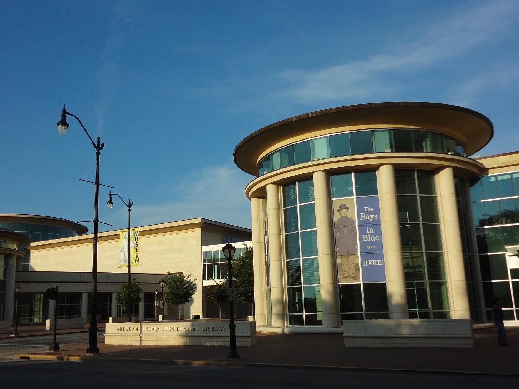 The Abraham Lincoln Presidential Library in Springfield, with the museum across the street to the left. (Flickr/Paul Sableman)