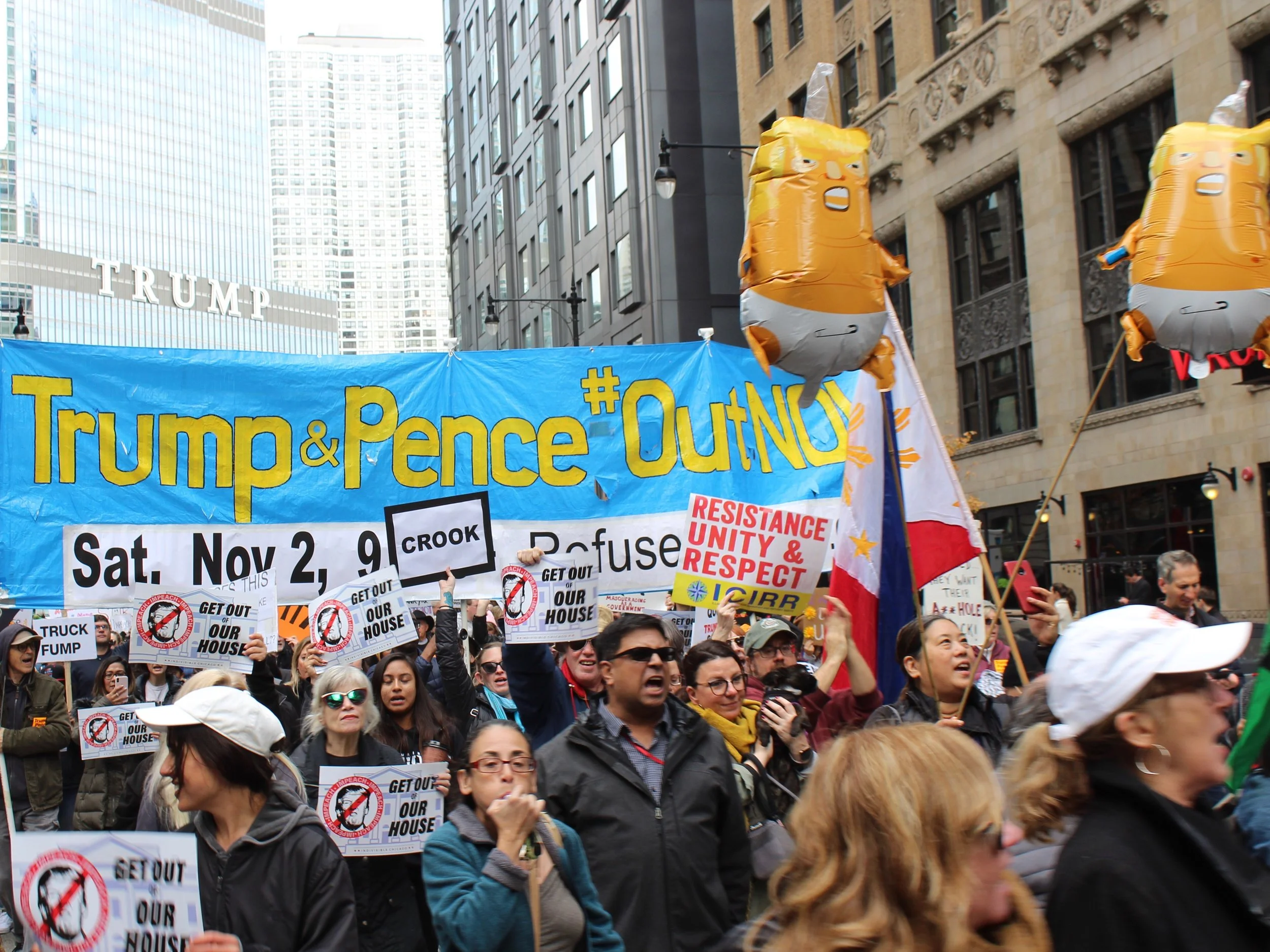 Thousands protest Trump visit