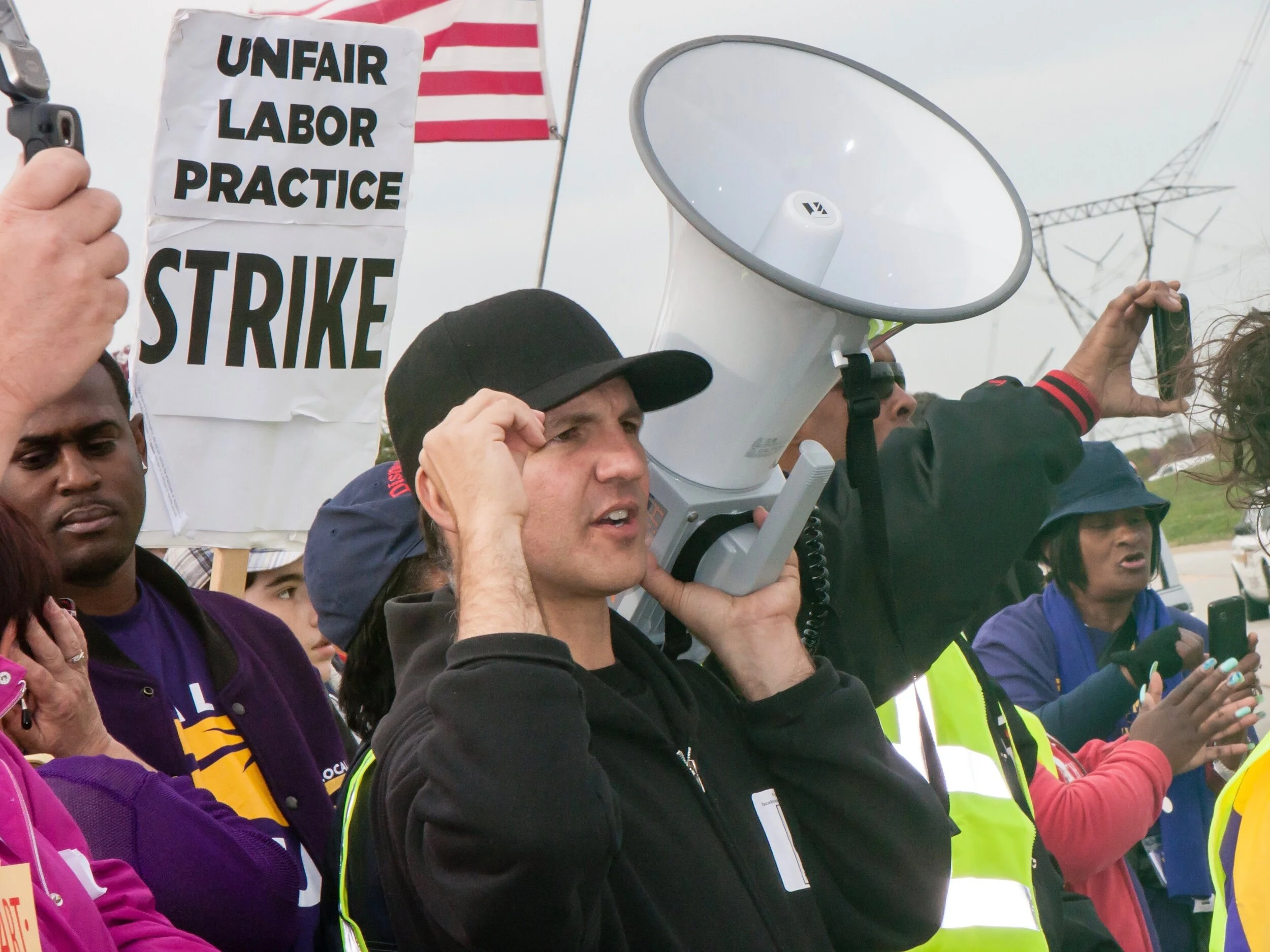 Report urges union push as membership slips