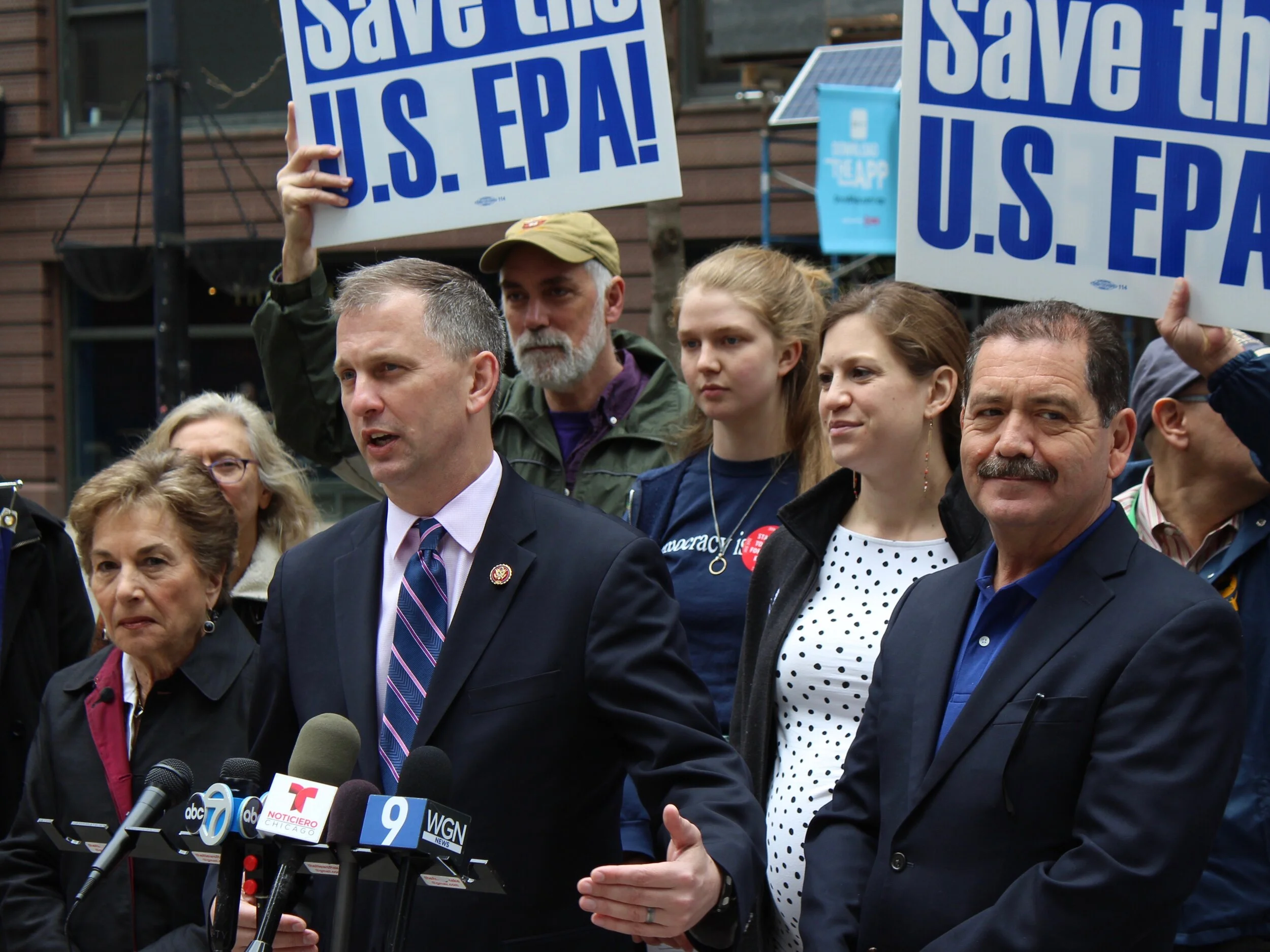 Casten calls for energy commission to consider climate change