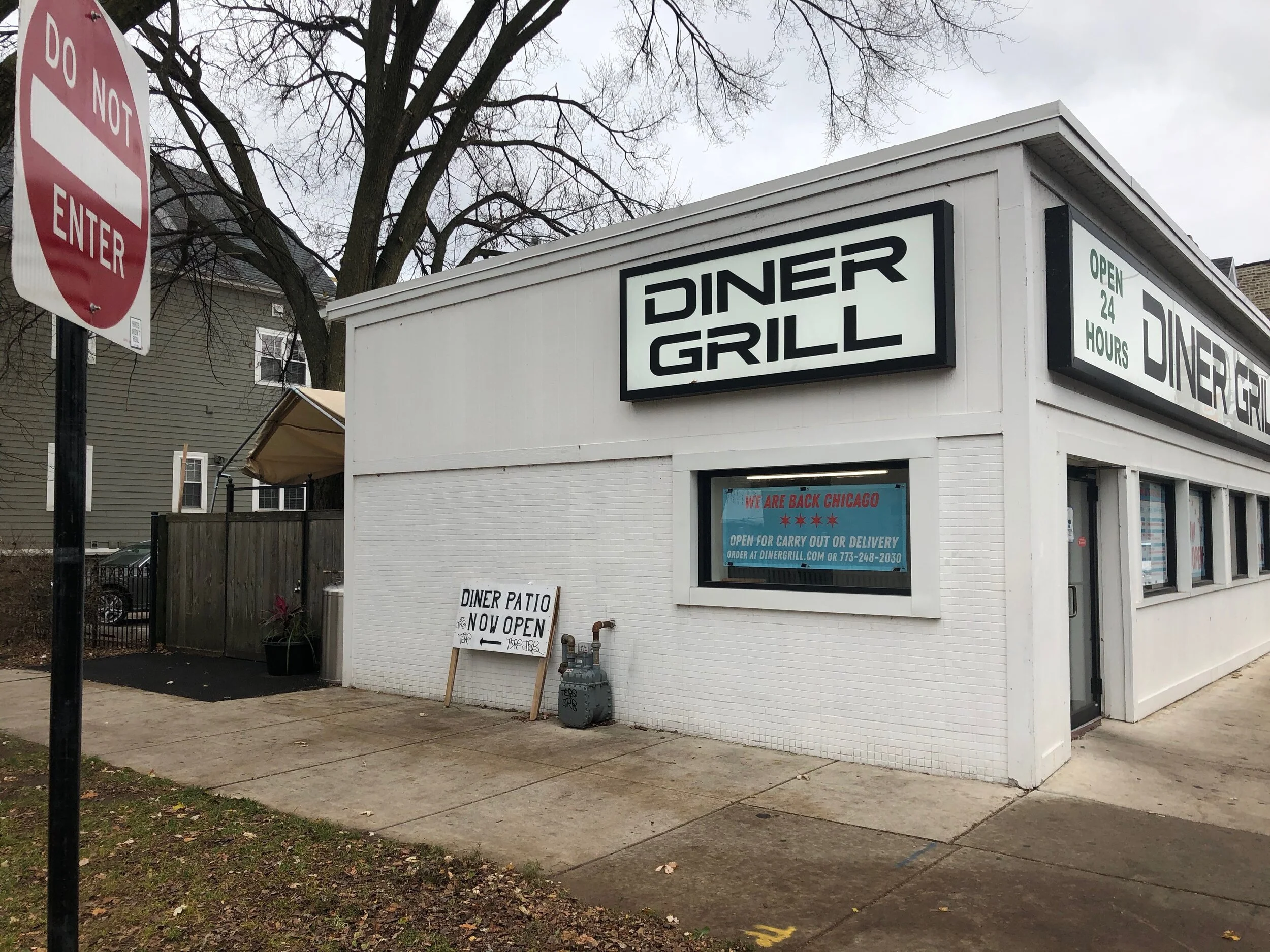 Restaurants can’t stay open over the winter in the pandemic, so they need federal aid now. (One Illinois/Ted Cox)
