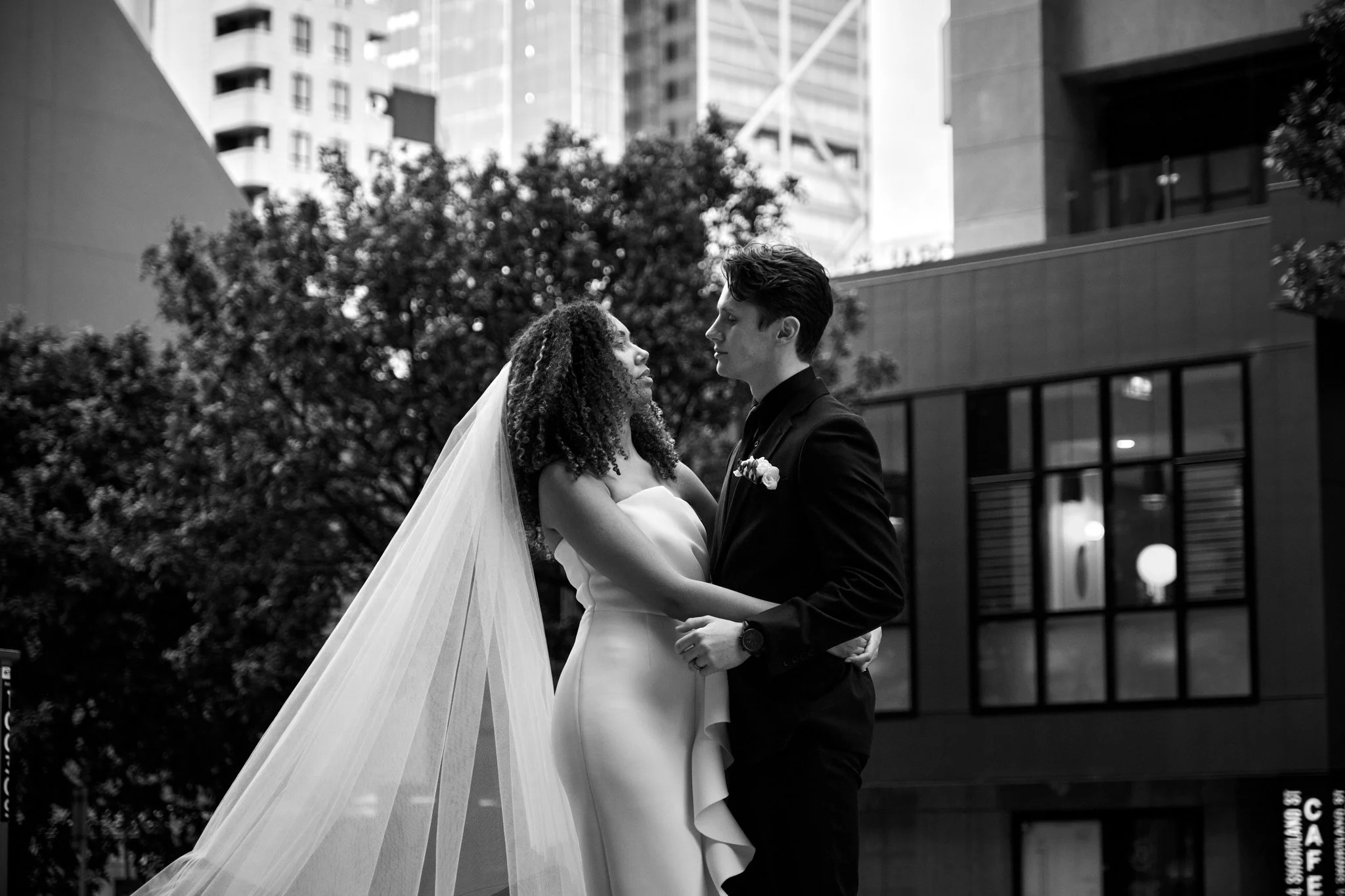 Cassidi + Donovan's Minimalist Auckland City Elopement