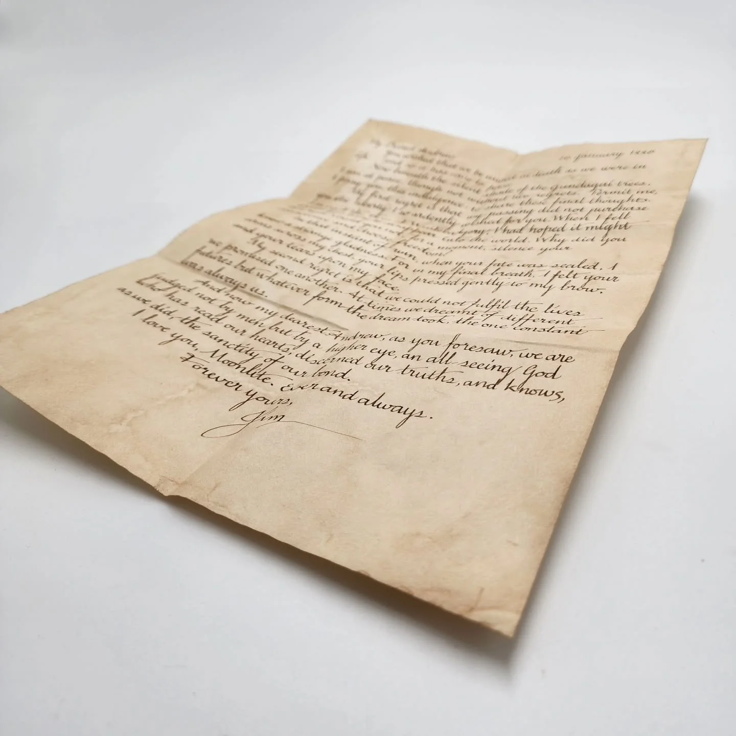 In December, I spent some time in Wagga doing a little field research, delivering an exhibition and filming a new work. This letter forms part of the delivery for an exhibition at Wagga Wagga Art Gallery from February.

I&rsquo;ve been reading the le