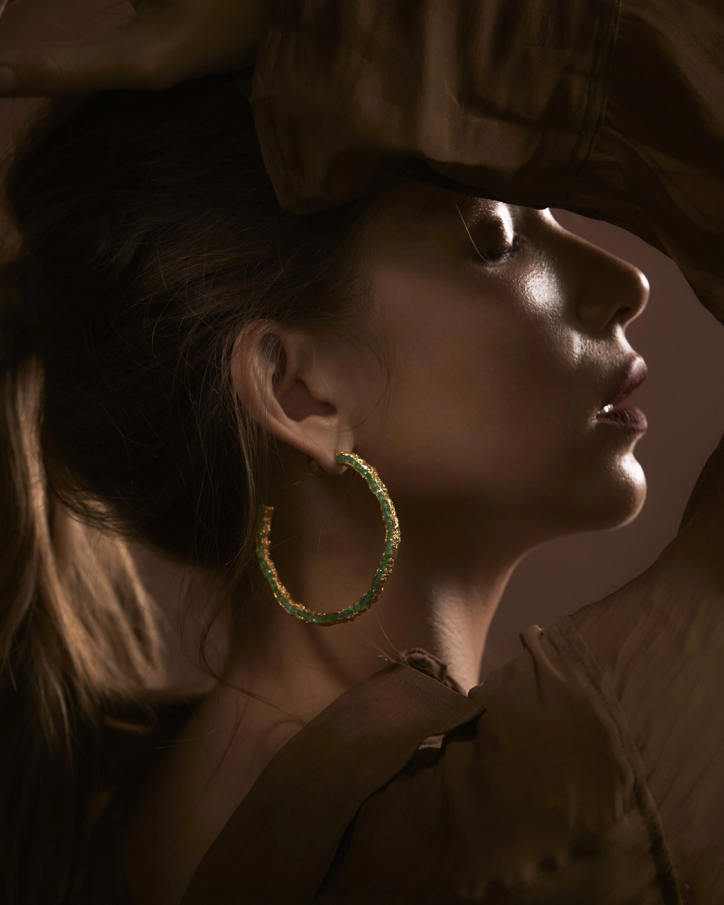 【待望の最新作】≪PACHAREE≫ Silh Emeralds Earrings (Gold) Silh Large Emeralds Hoops — Pacharee