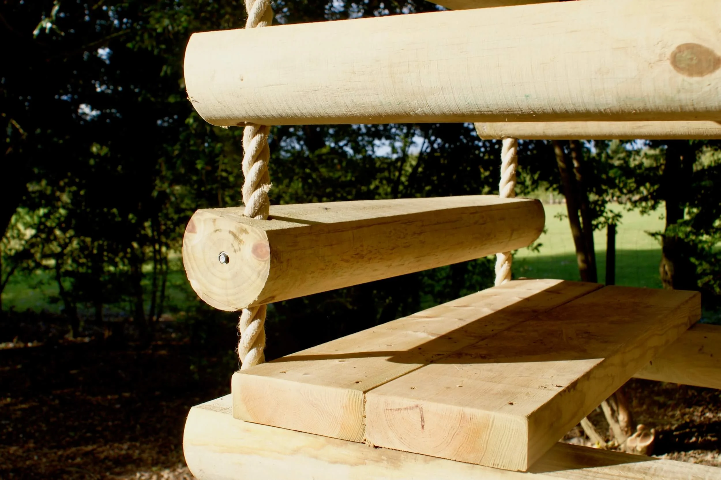 Rope Ladder rungs and little platforms