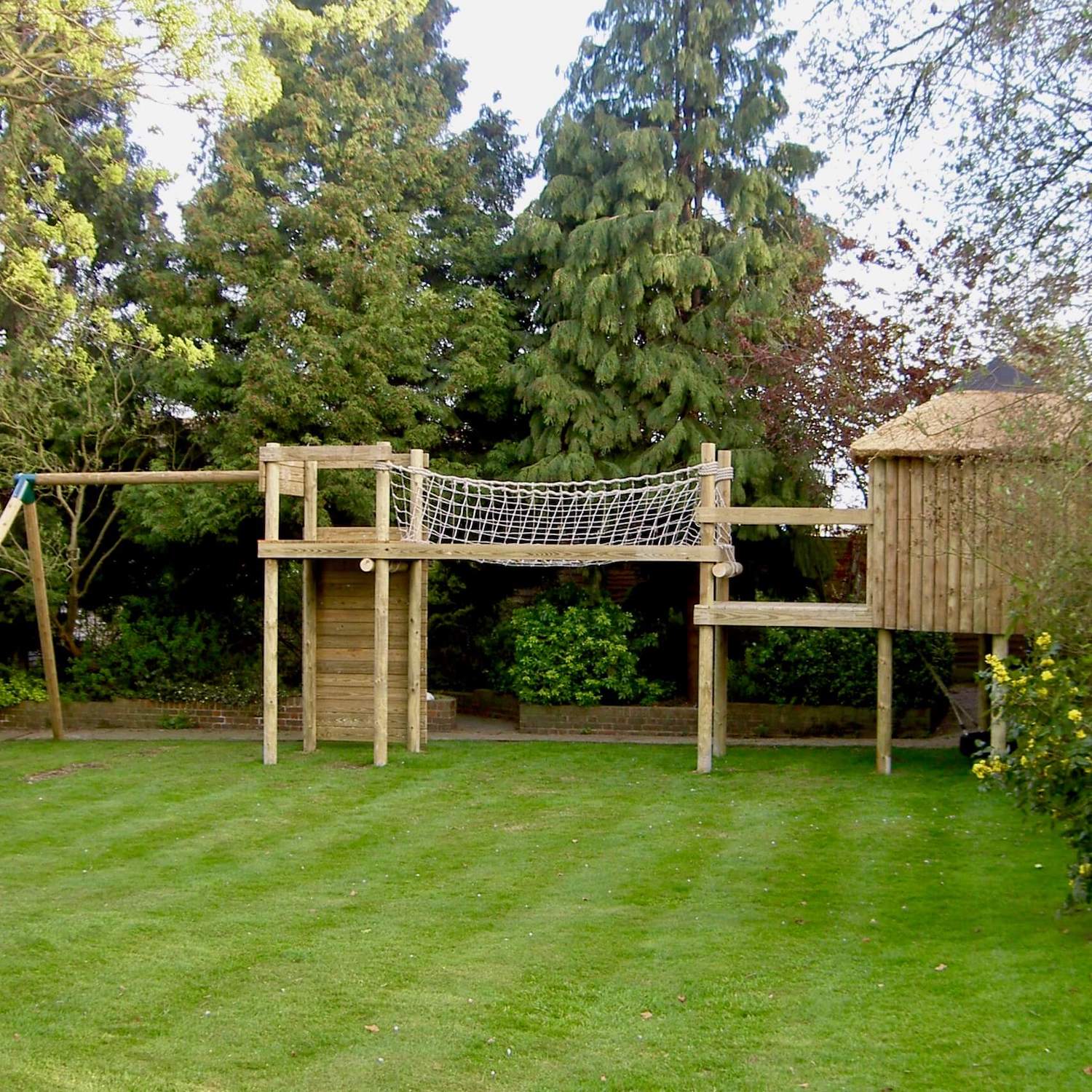 wooden tree house play set