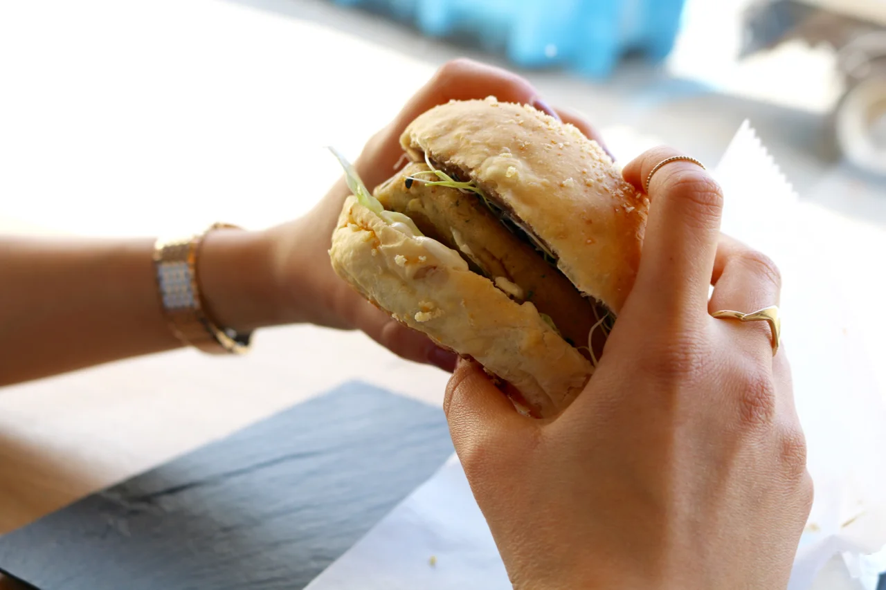 The first vegan restaurant in Lausanne - Veganopolis