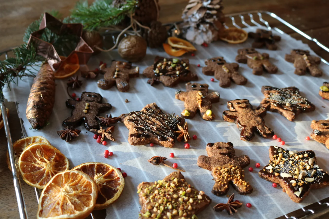 How To Survive The Christmas Holidays As A Binge Eater