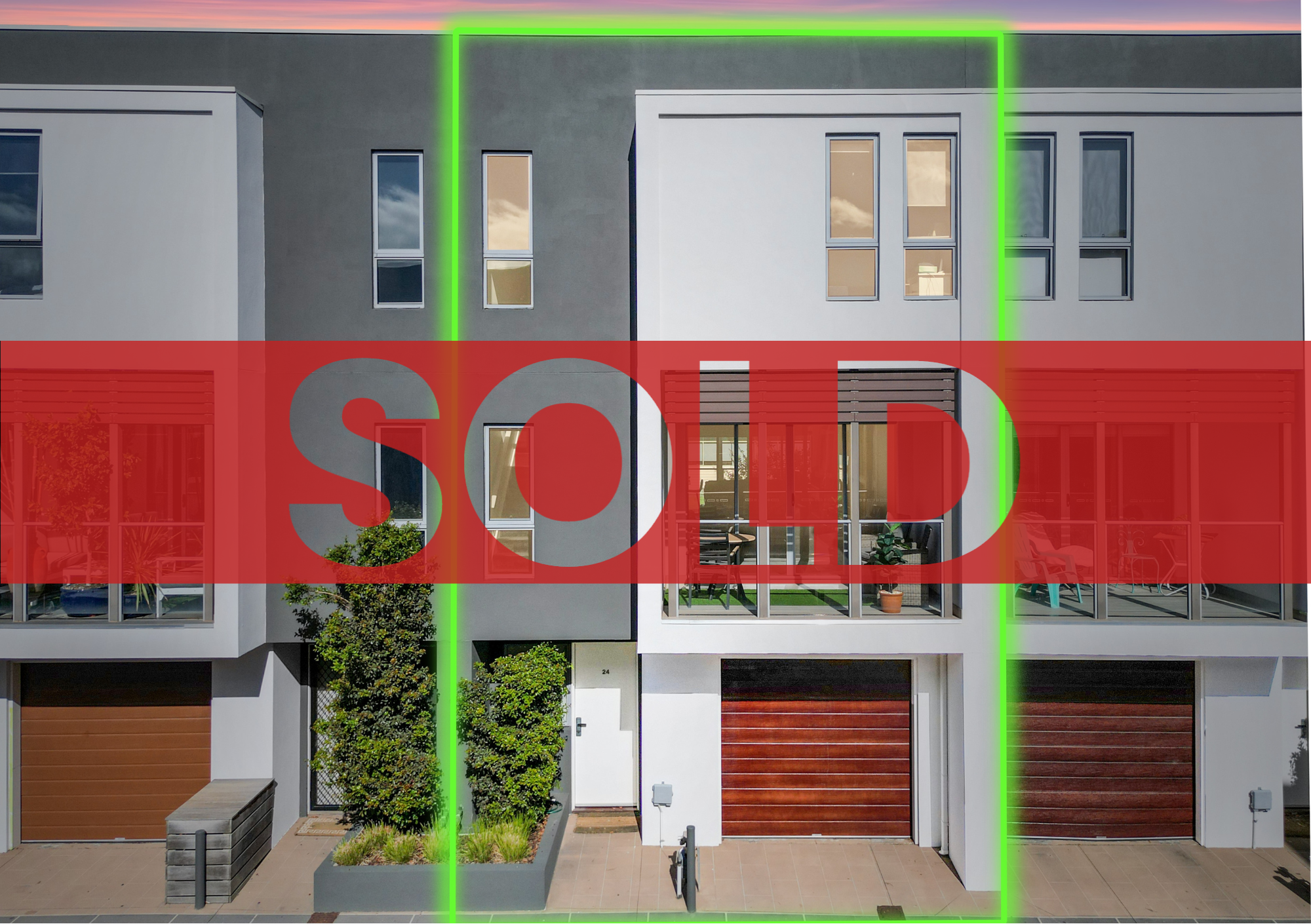 Copy of SOLD Banner - 24 Rainbow Pl, Mornington.png
