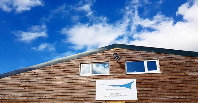 It's a beautiful day in Cornwall today. Hope you are all making the most of the sunny weather
&bull;
&bull;
&bull;
&bull;
&bull;
&bull;
&bull;
#sperrysails #teamworkmakesthedreamwork
#marquee #tent #photooftheday #igdaily #instapic #tbt #igers #brand