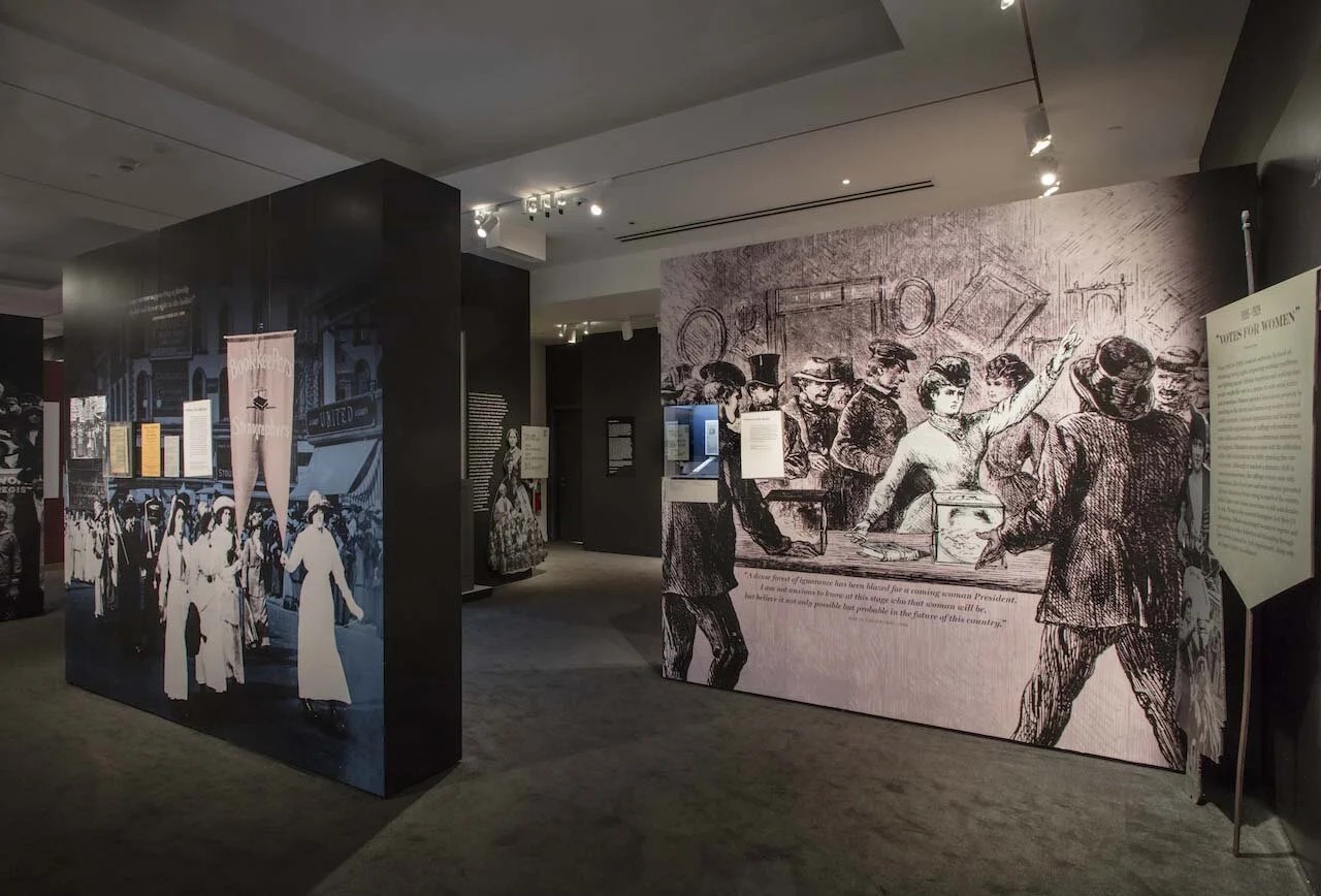 98054d_WomenMarch_install08 copy.jpg