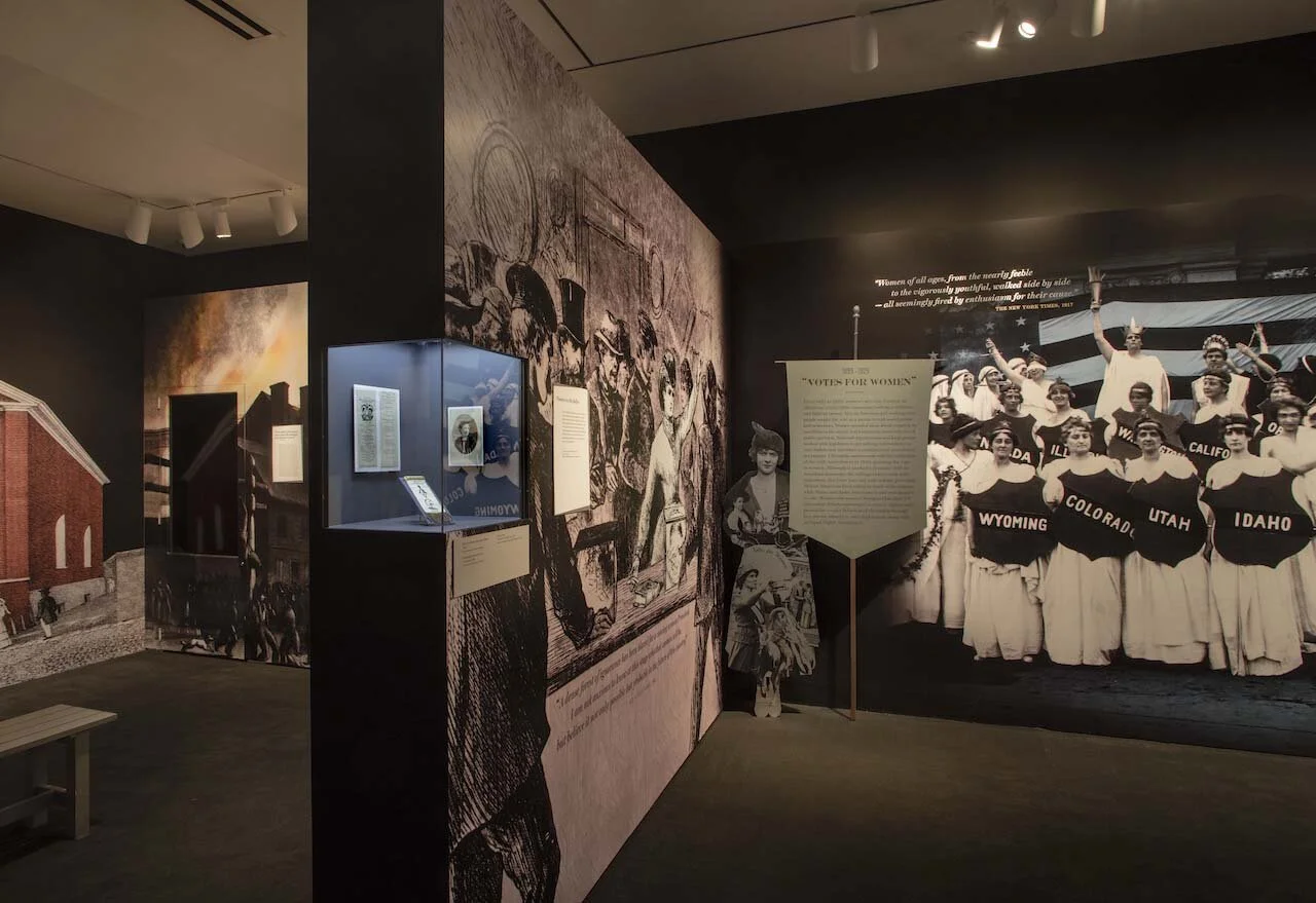 98053d_WomenMarch_install07 copy.jpg