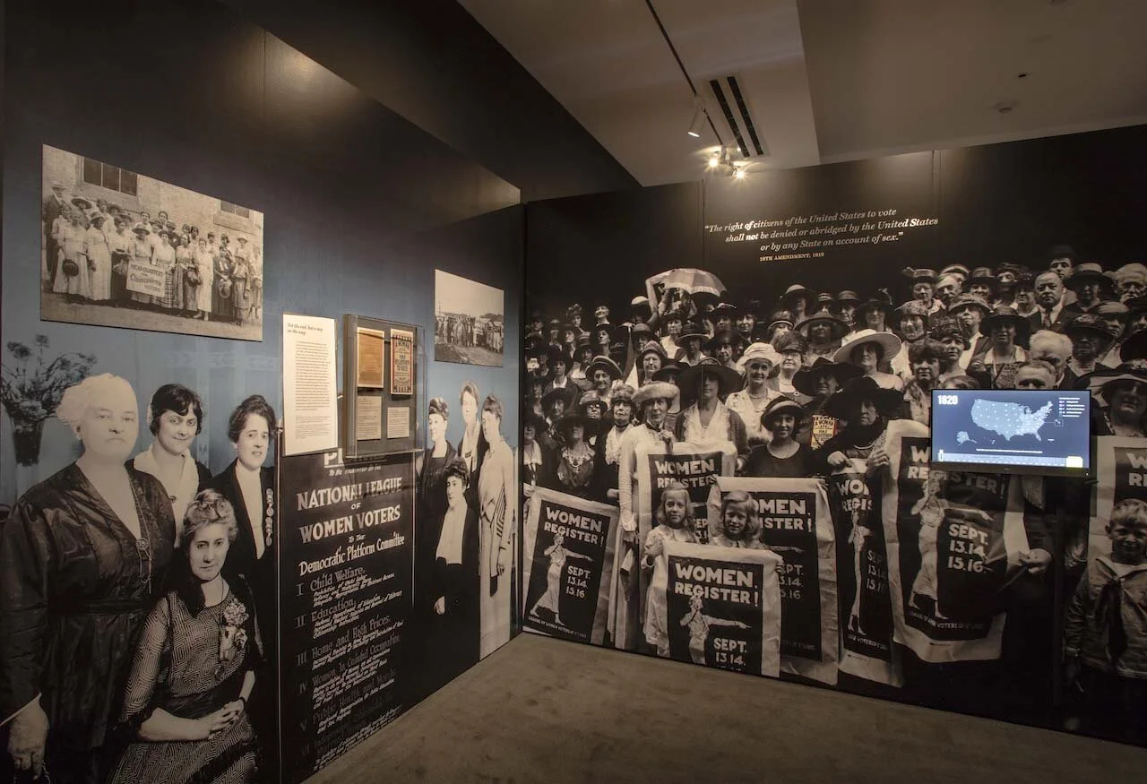 98057d_WomenMarch_install11 copy.jpg