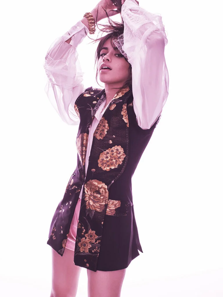 Vogue_Mexico_Camila-Cabello_05-768x1024.jpg