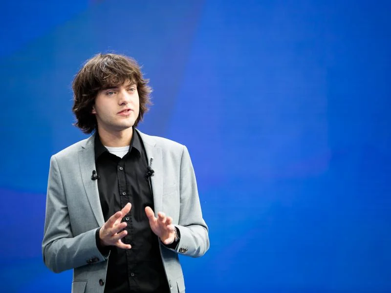Boyan Slat, Founder and CEO of The Ocean Cleanup: "How we will rid the oceans of plastic (May 2017)"