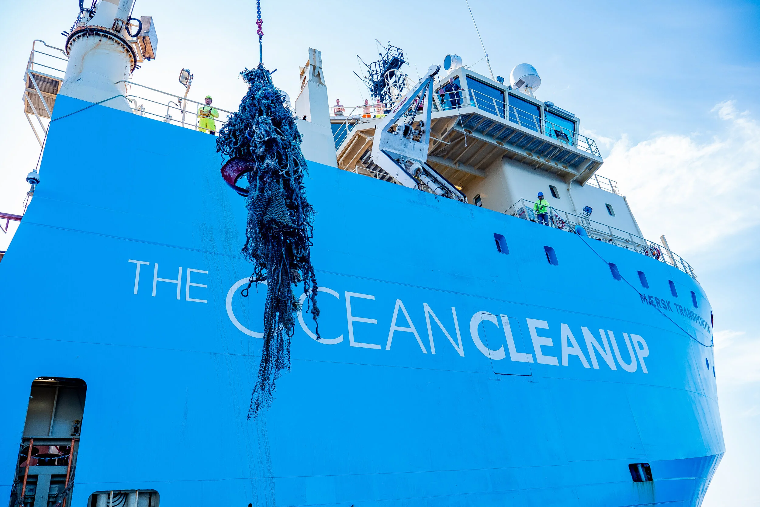 The Ocean Cleanup a achevé sa première mission dans le Pacifique et annonce ses plans pour fabriquer des produits à partir des déchets plastiques récupérés